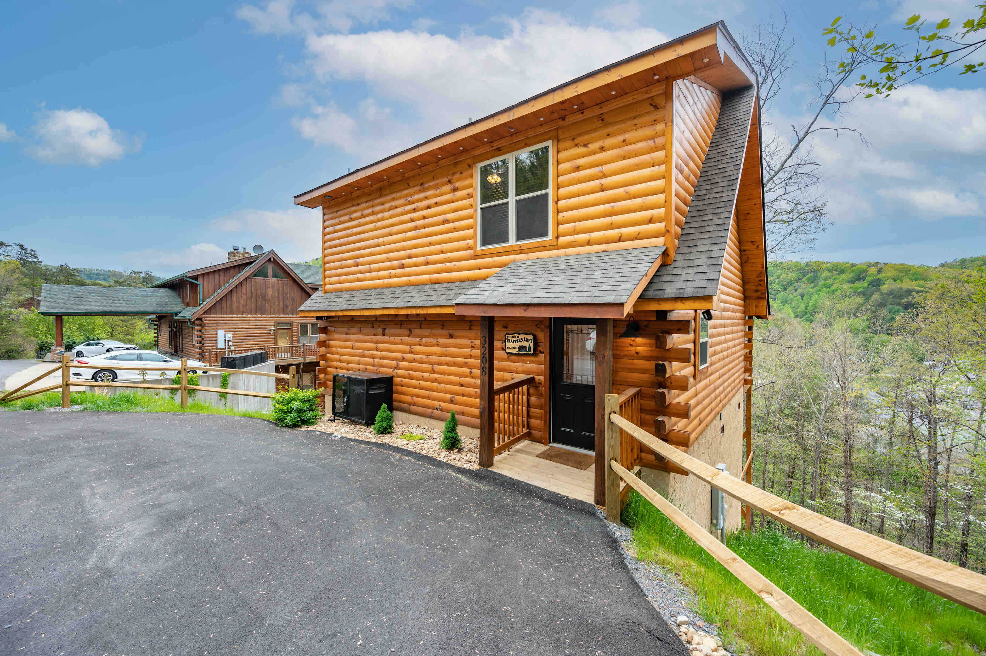 Trappers Loft Newer Cabin Cabins for Rent in Sevierville, Tennessee