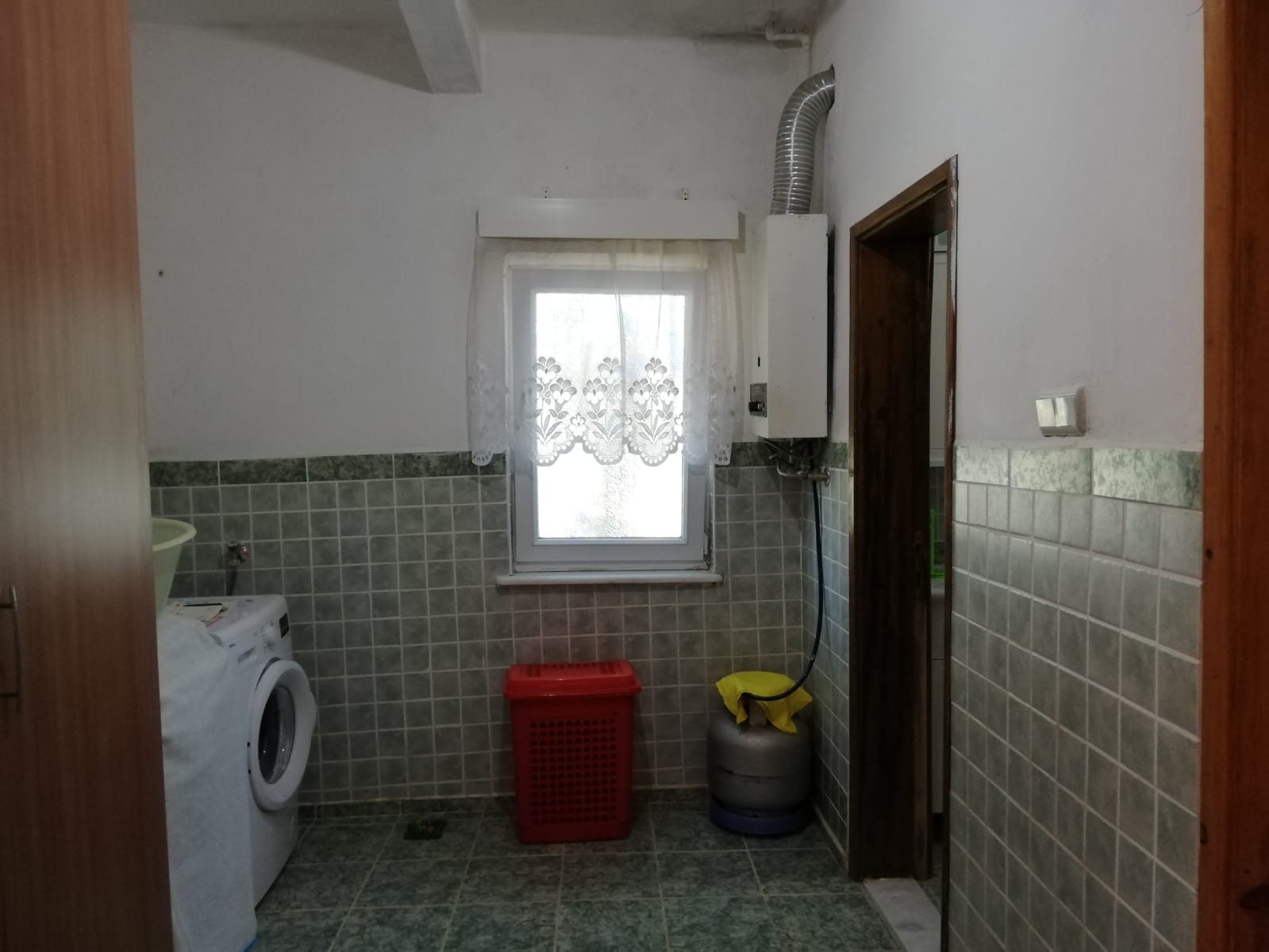 Erdek Narlı� da denize sıfır, bahçeli, müstakil ev Erdek şehrinde
