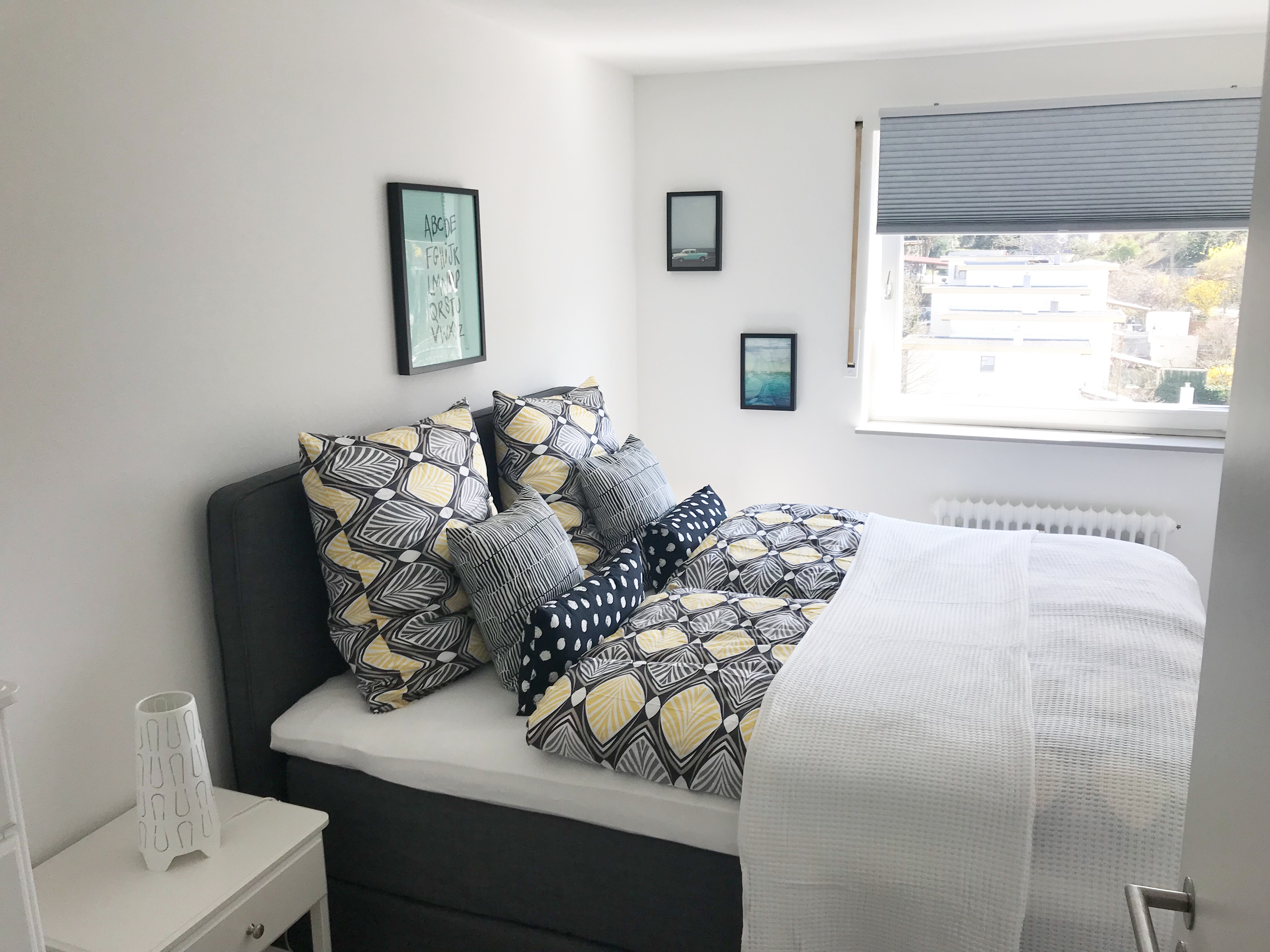 Sunny,stylish,renovated apartment with lake view