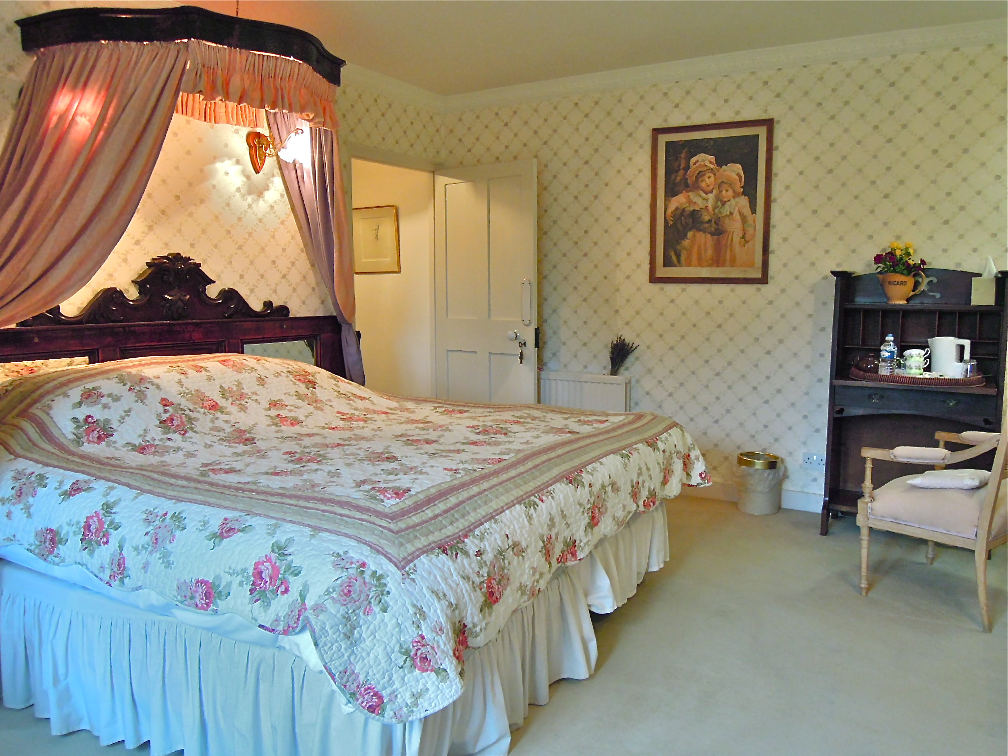 Fosse Farmhouse - The Pink Bedroom