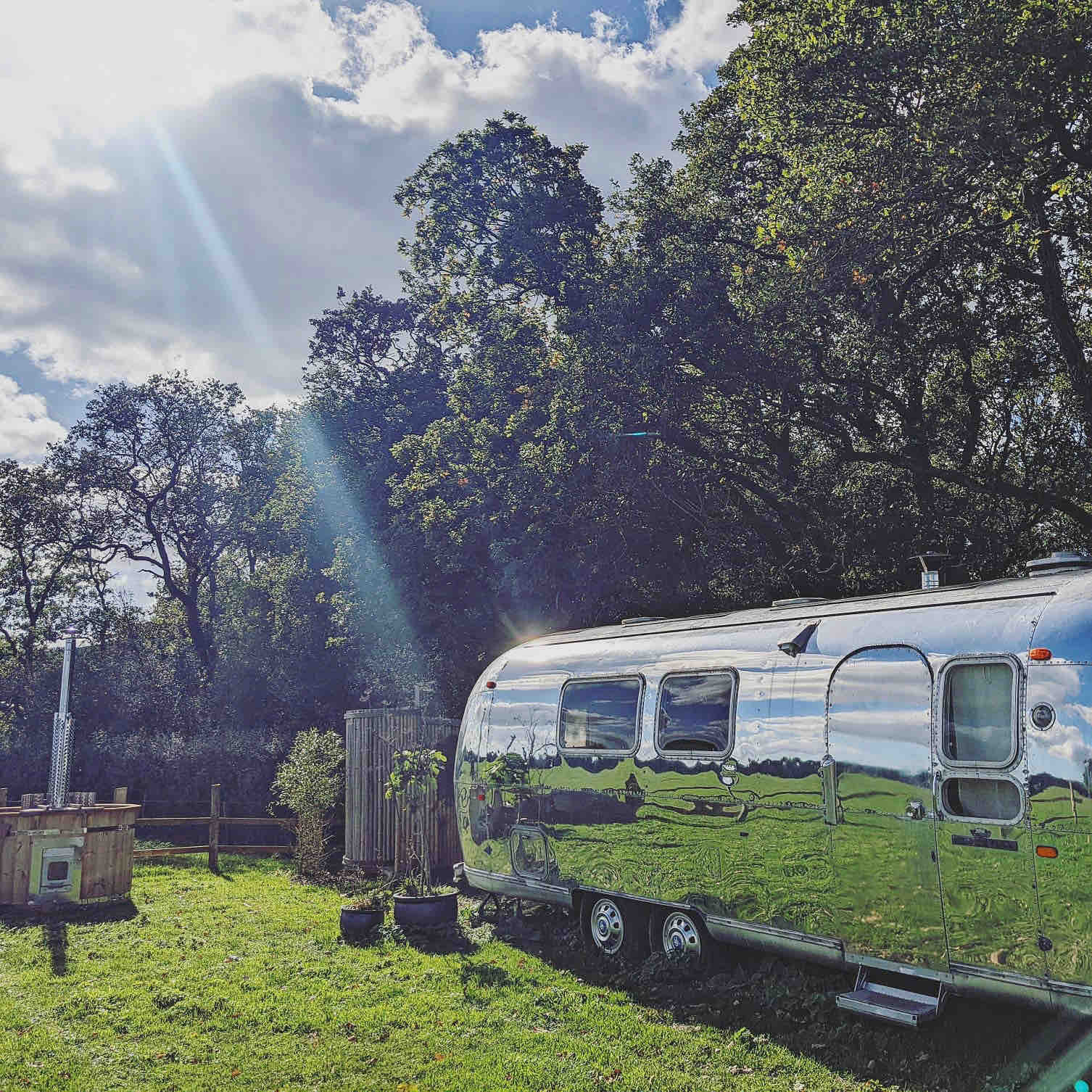 Airstream, vintage American caravan & Hottub