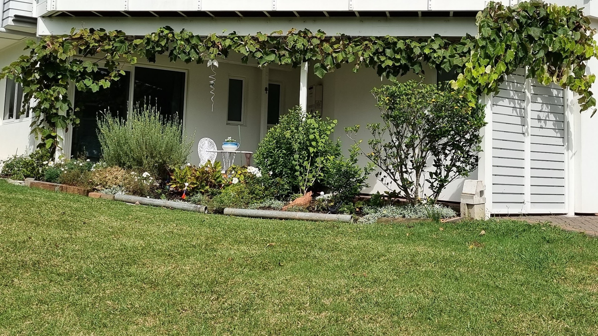 Above the Bay -  Nestled between 2 great beaches