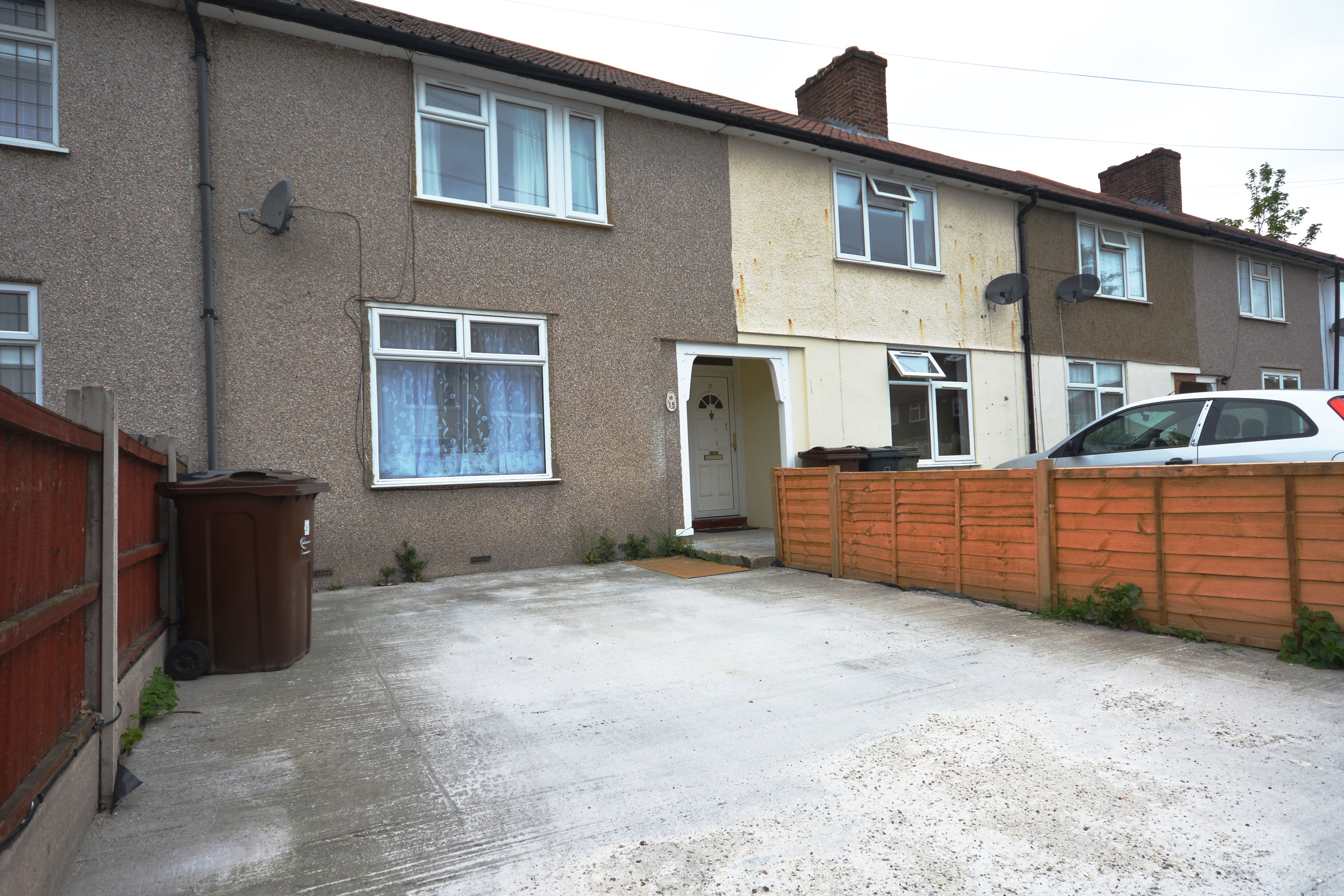 Cosy 4 Bedroom House Near Heathway Station Houses For Rent In Greater London England United Kingdom Cosy 4 Bedroom House Near Heathway Station Houses For Rent In Greater London England United Kingdom