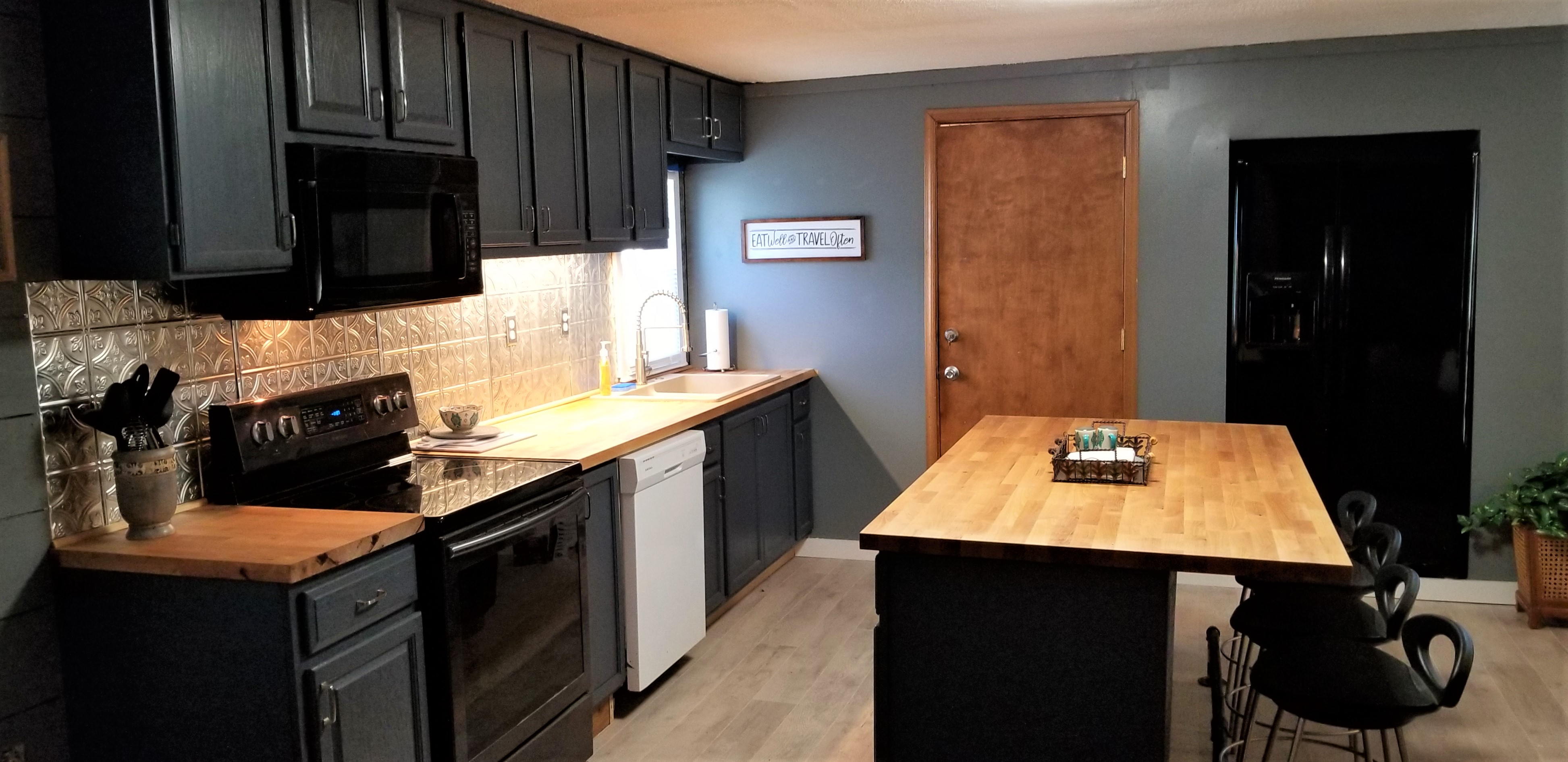 Bristolville Ranch Quirky, Clean & Comfy, Sleeps 8 Houses for Rent in