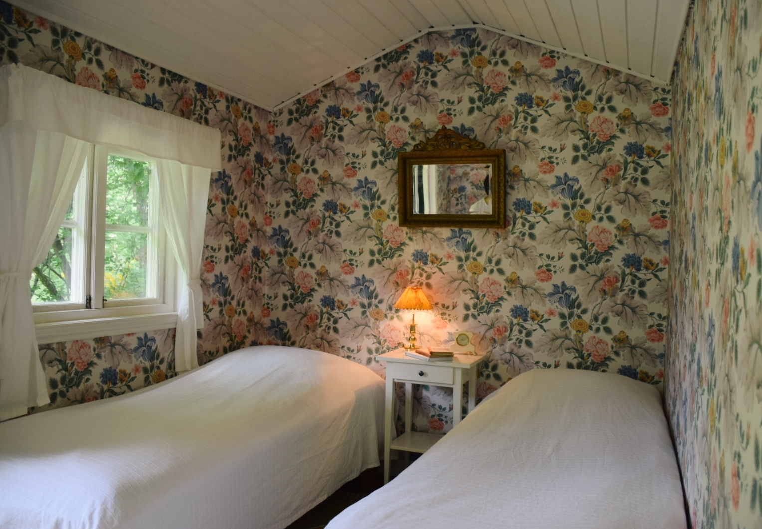 Wira Bruk B&B - Bed and breakfasts for Rent in Stockholms län, Stockholms  län, Sweden