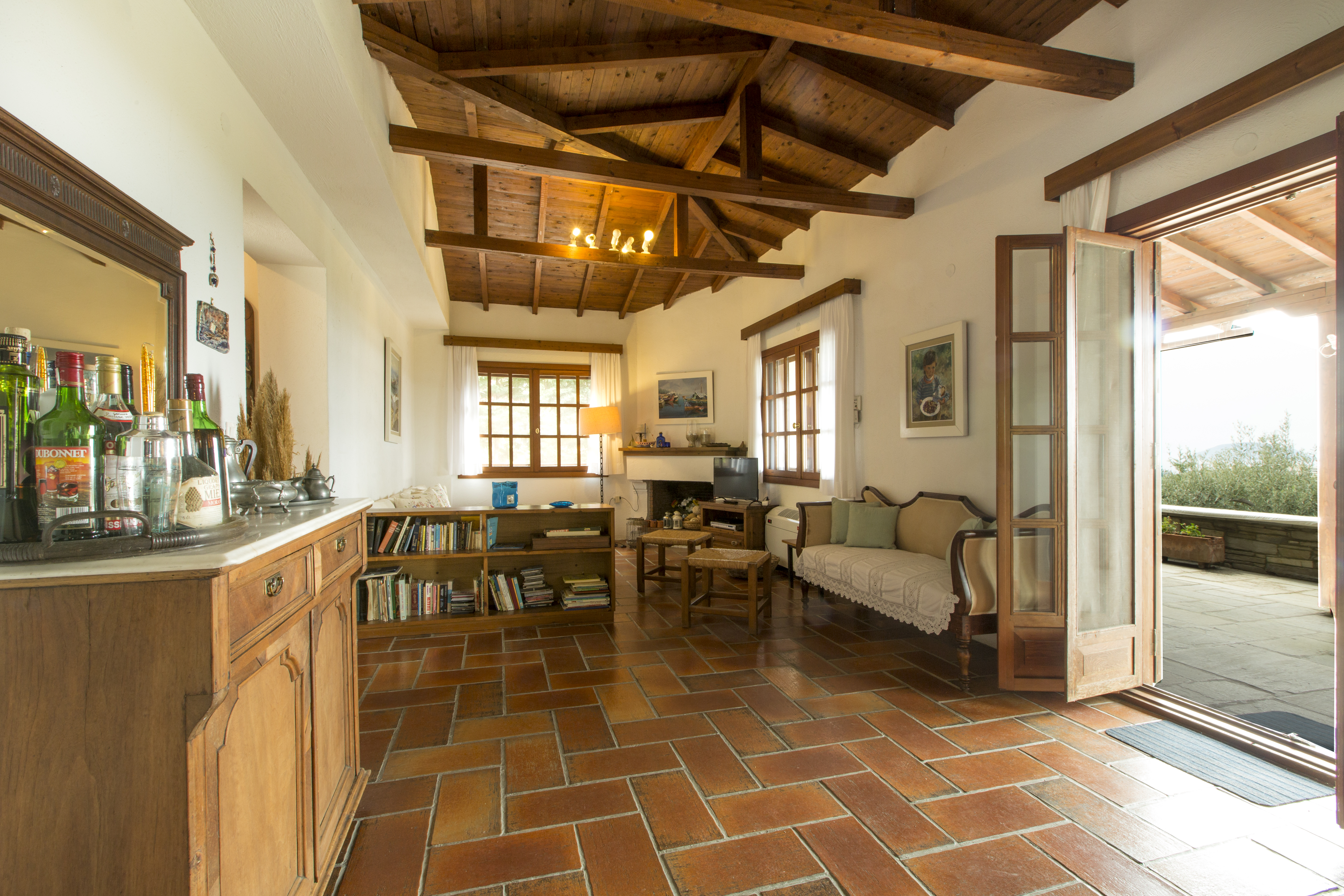 Spacious villa with magnificent view at N.Marmaras
