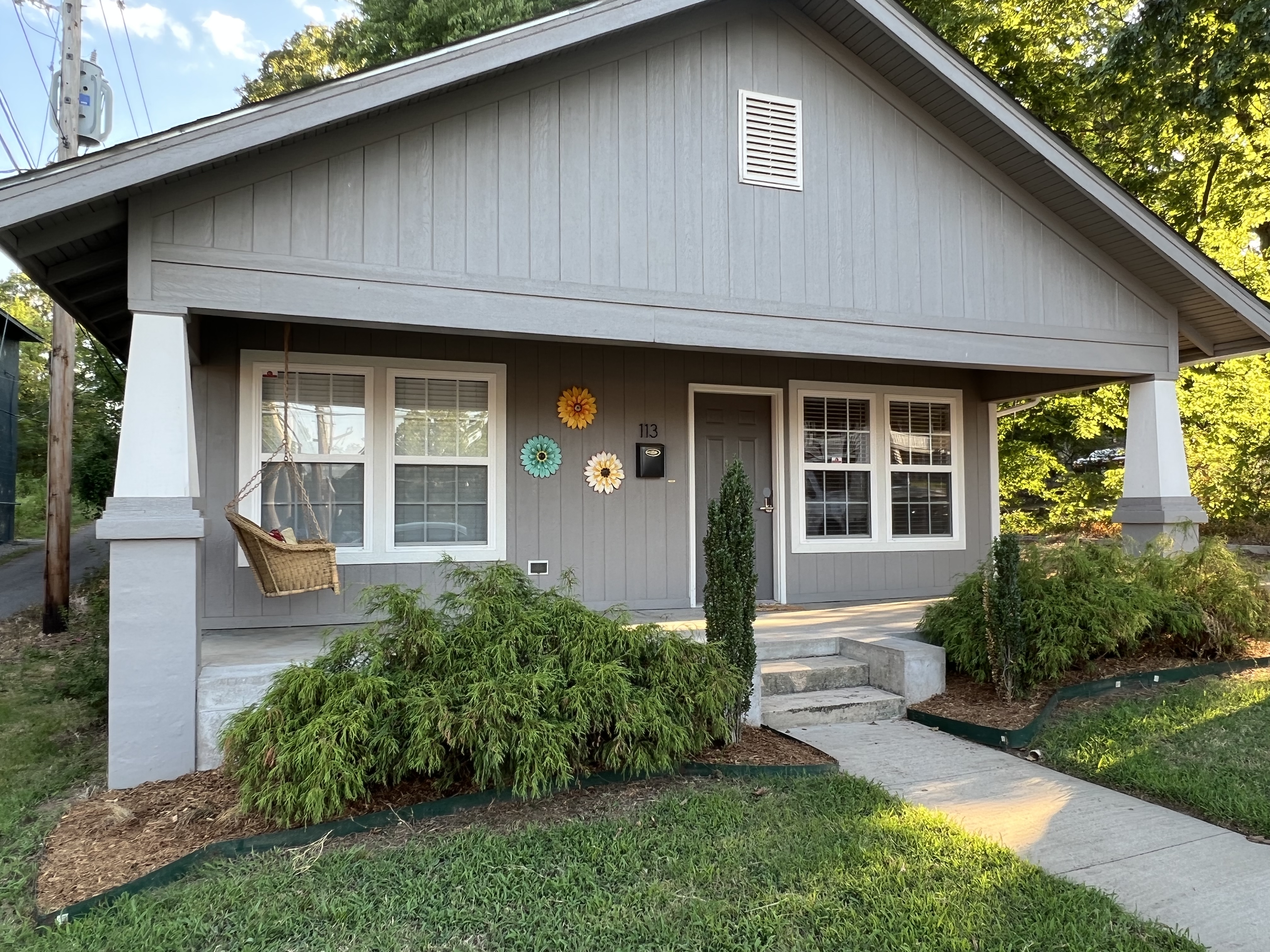 Charming Craftsman Cottage. Downtown Gem!