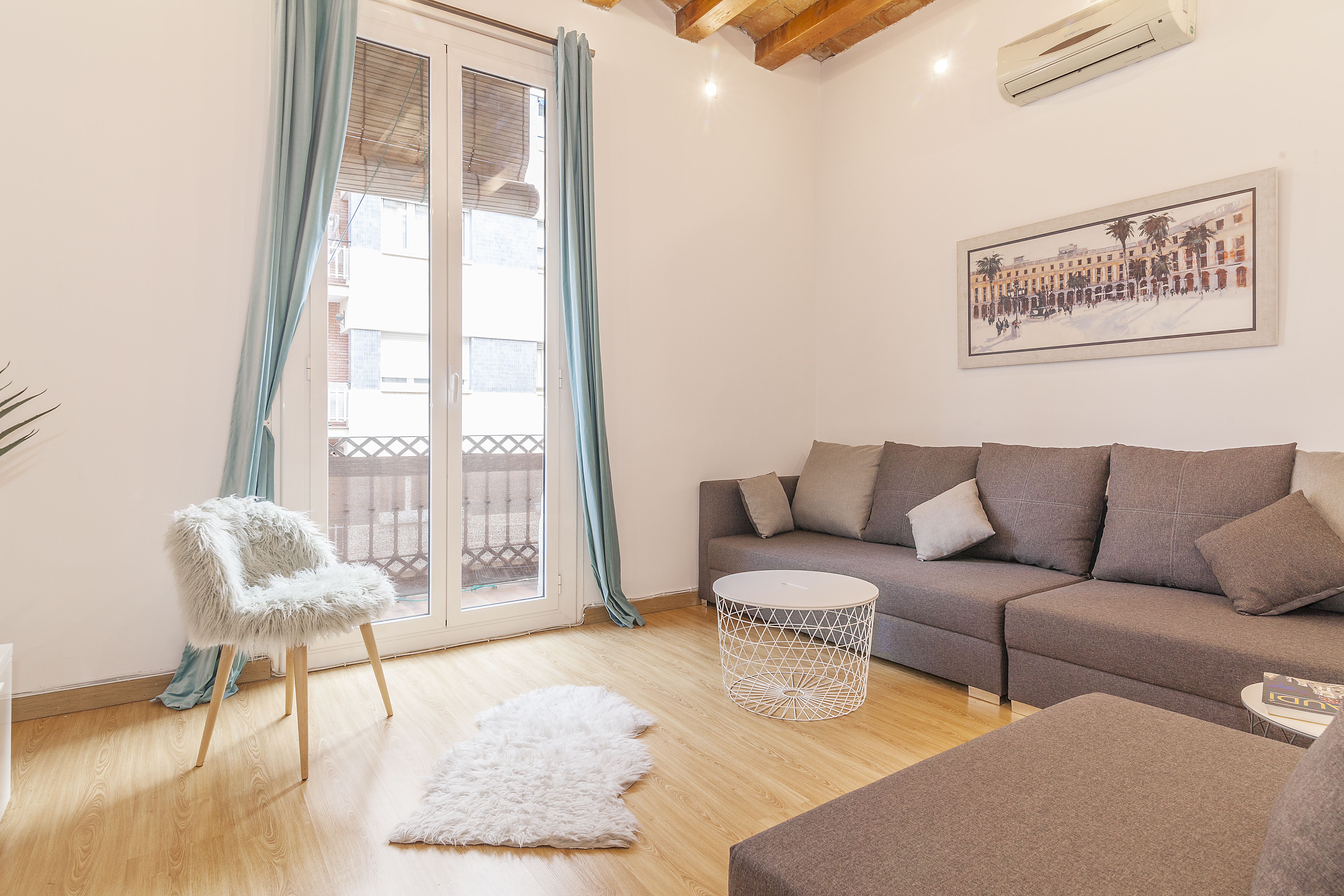 ❤️️COMFY & CENTRIC❤️️ 8 min from LAS RAMBLAS !!
