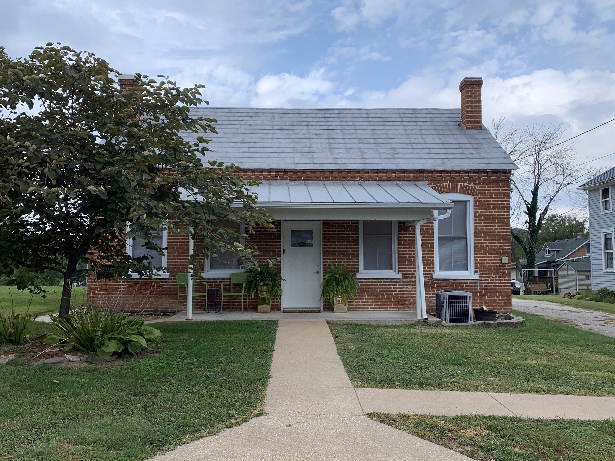 Market Street Cottage Bungalows for Rent in Hermann, Missouri, United