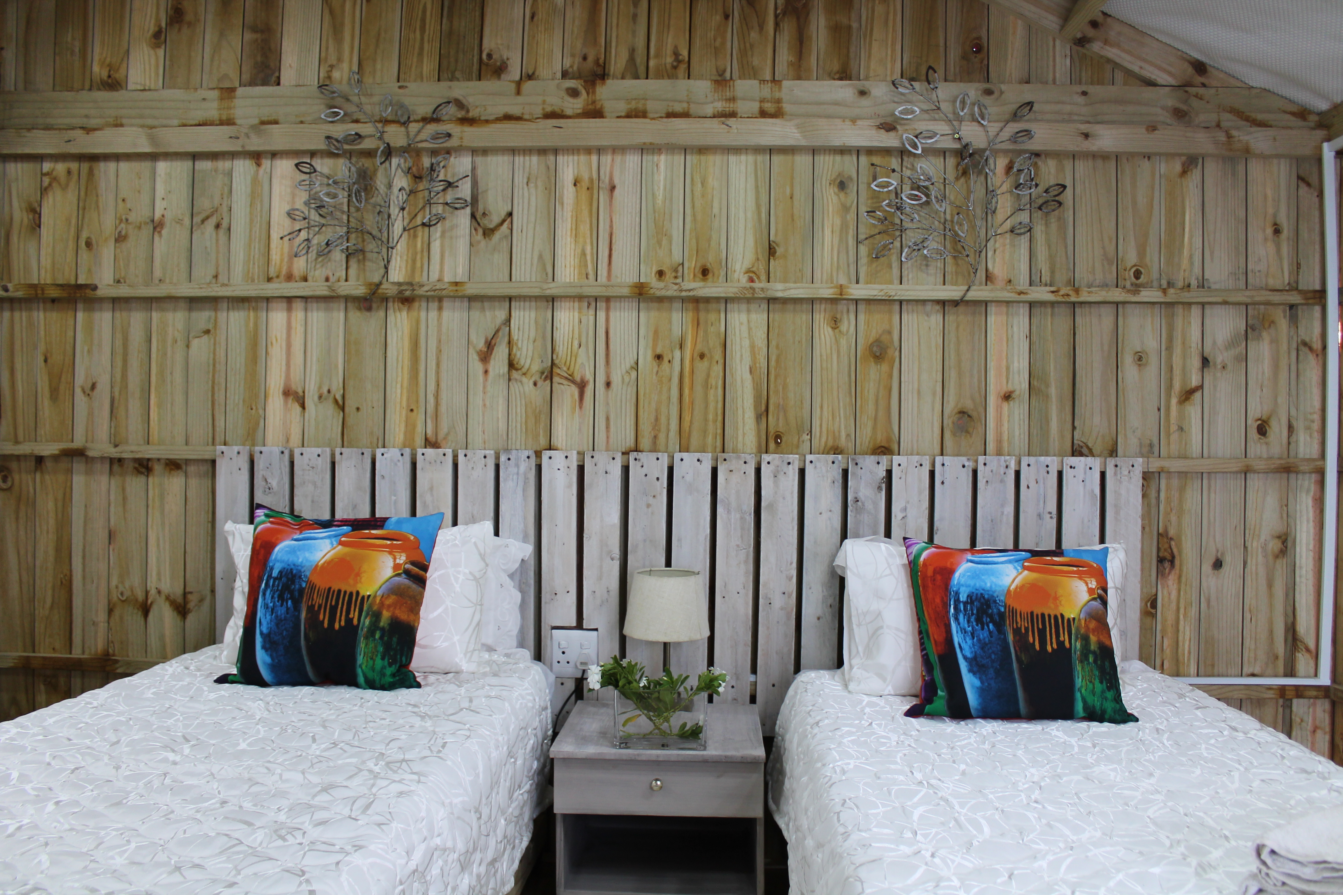 Friends Share Cabin near Beach+Harb-Quiet s-cater
