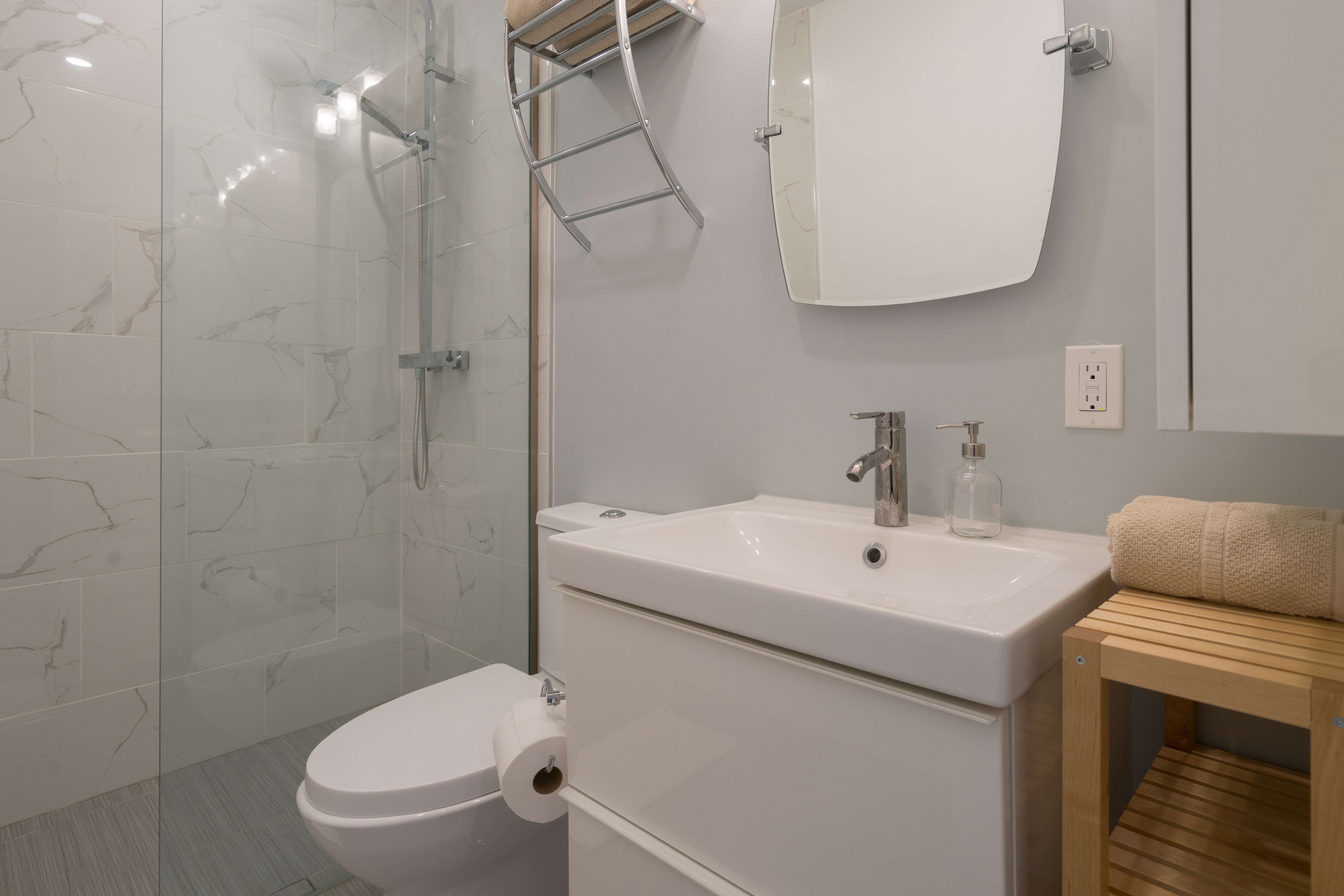 Just Off Danforth, w/Parking, 16mins to DT Core!! in Woodbine-Lumsden, Toronto