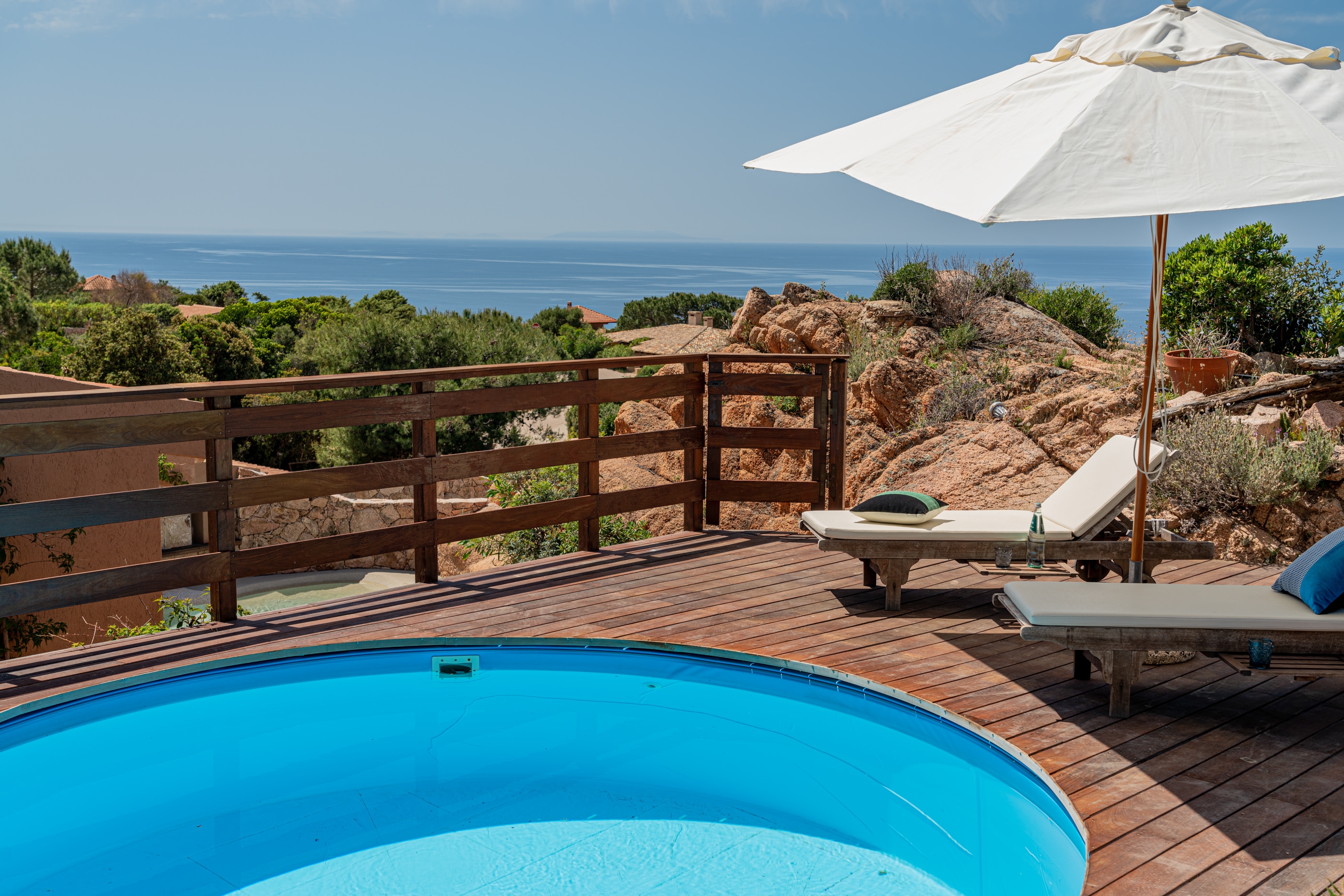 MAGNIFICENT HOUSE WITH SWIMMING POOL