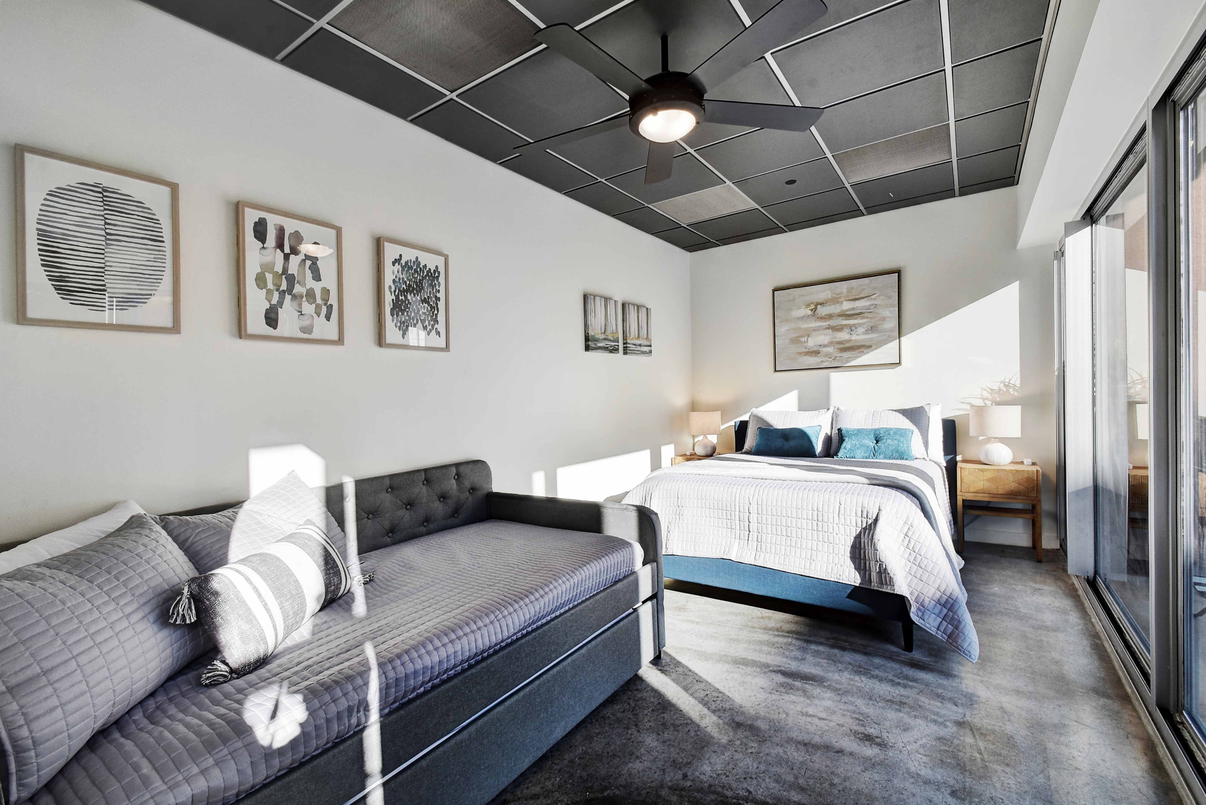 Stay on 6th Street Walk Downtown Condominiums for Rent in Austin