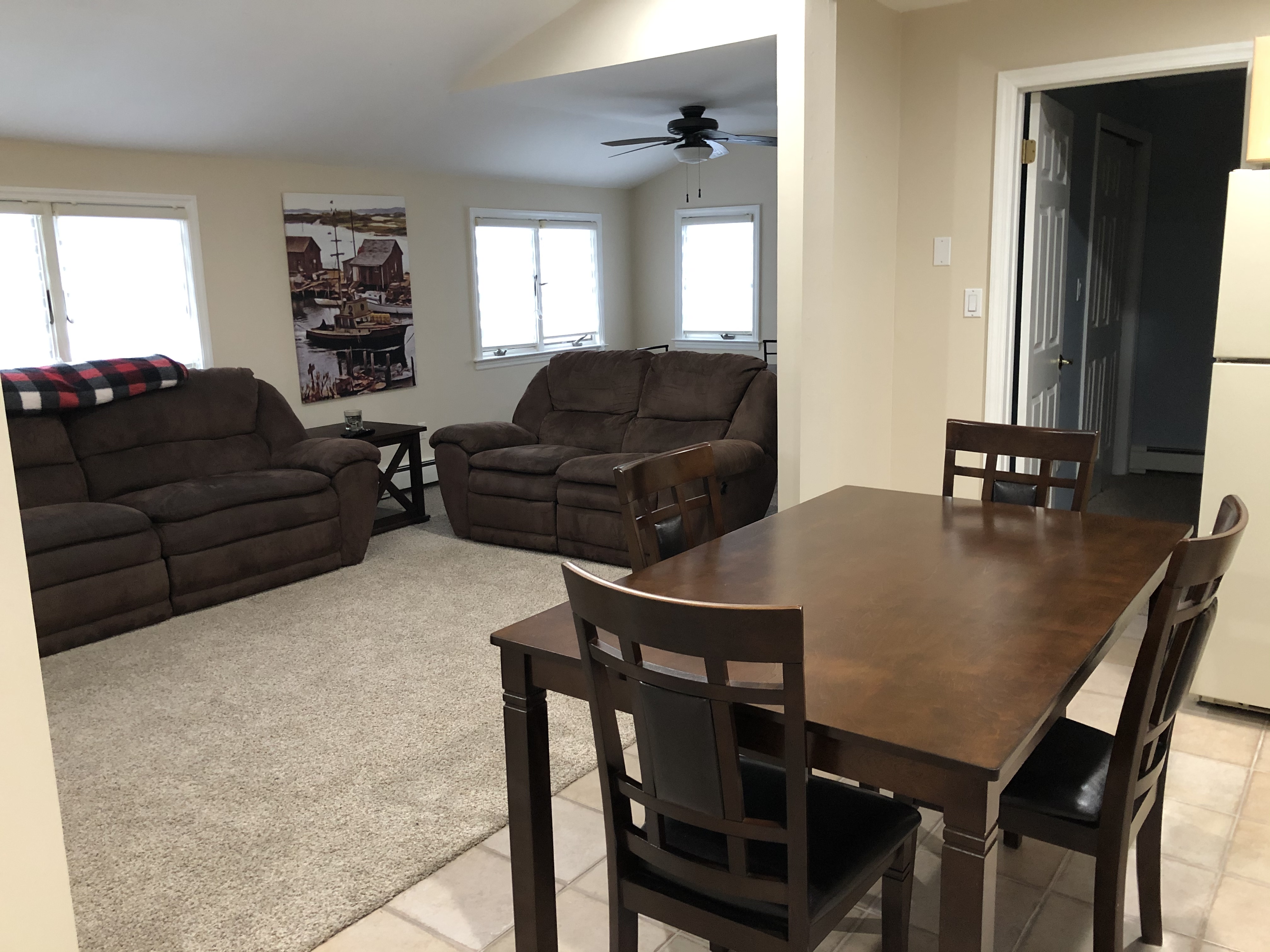 Quiet and Clean second floor apartment