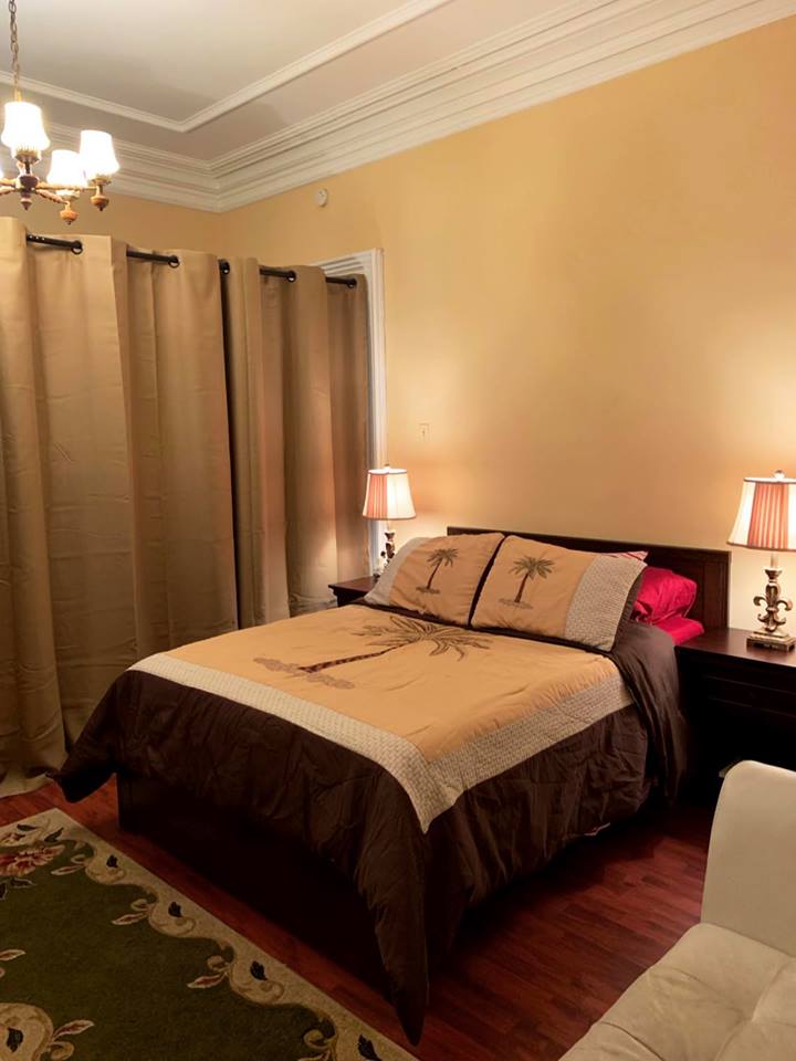 Beautiful Traditional Style Room in East, Newark