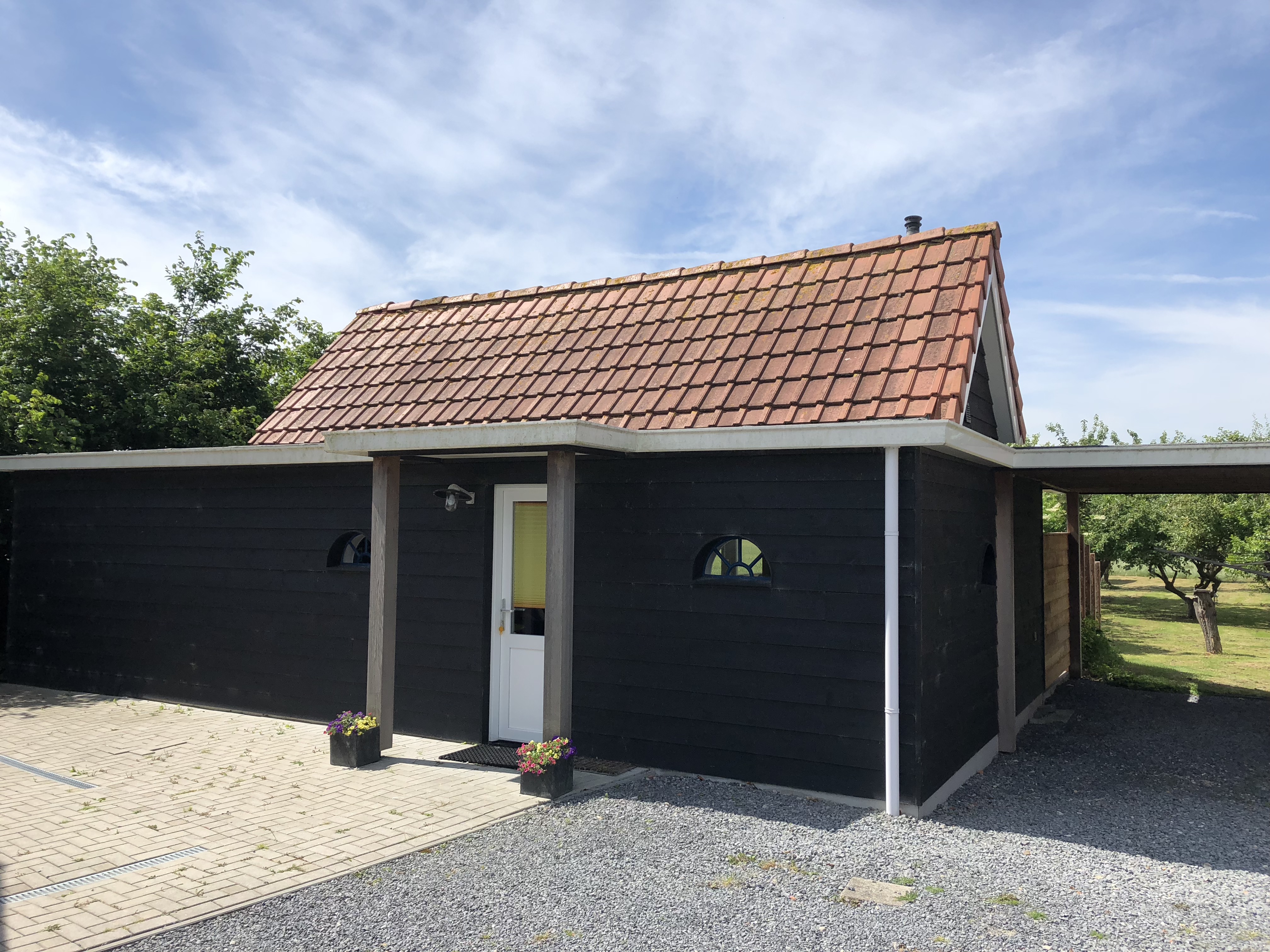 Cozy holiday cottage, court Mettenije.