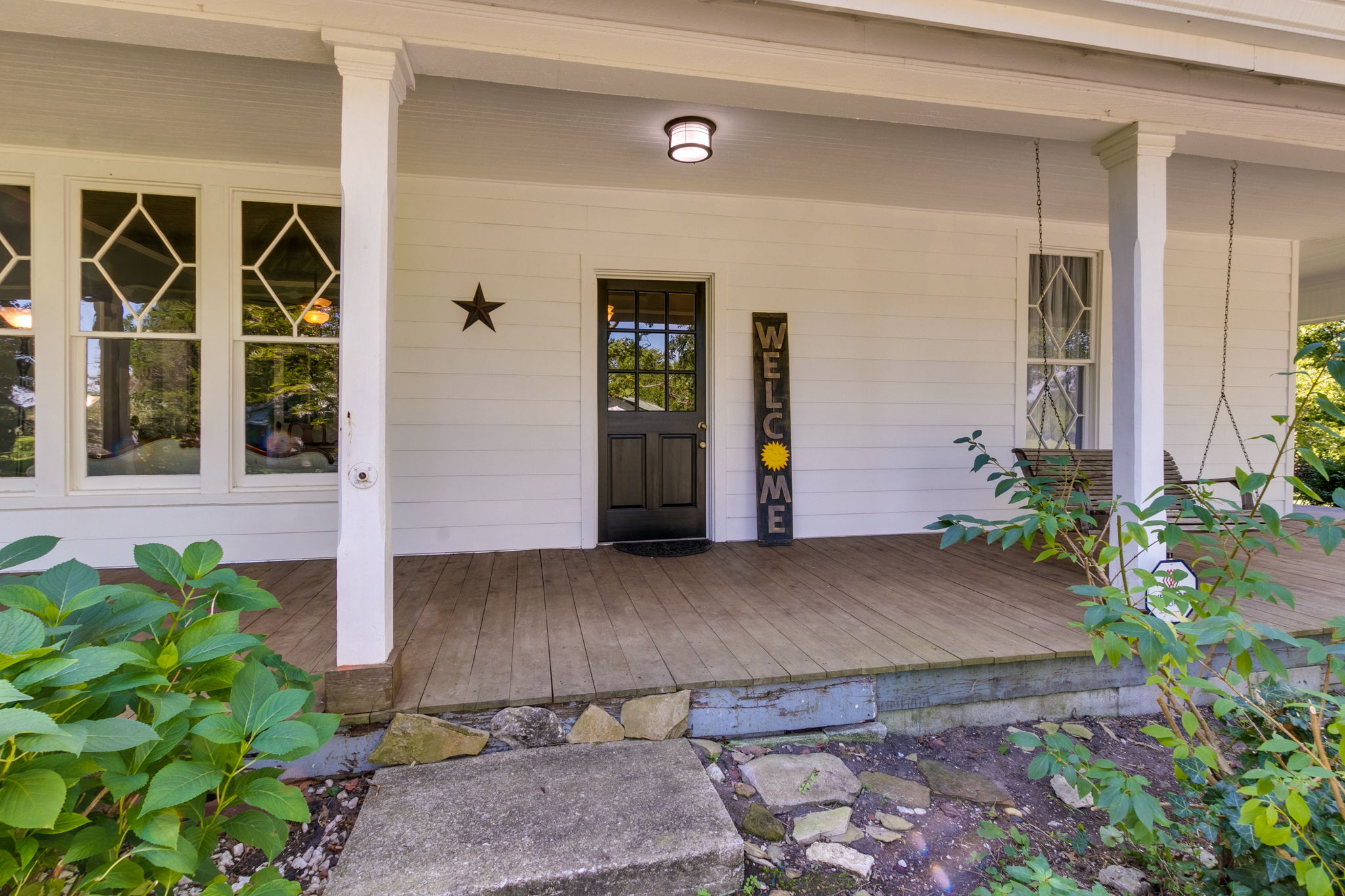 Unique renovated 1915 farmhouse outside Nashville Houses for Rent in