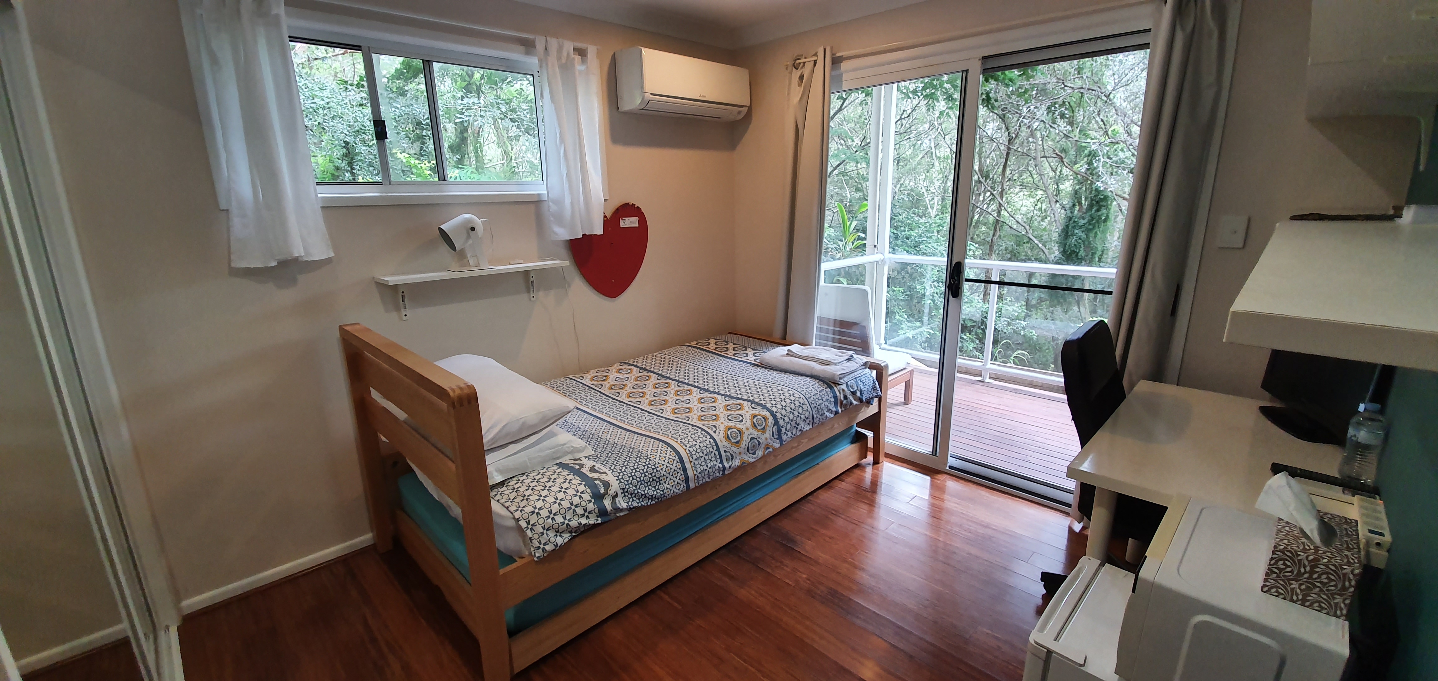 Private one bedroom with a view in Chapel Hill, Brisbane