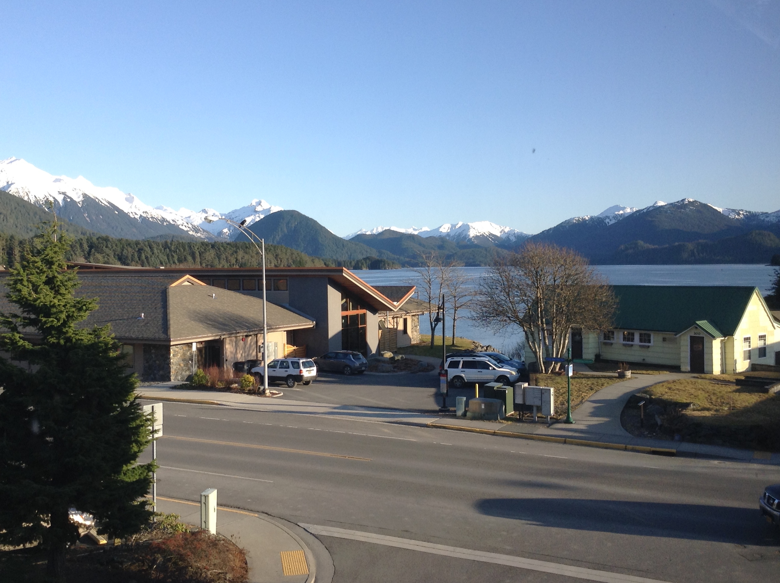 Downtown Apt 3 w/Ocean & Mountain Views