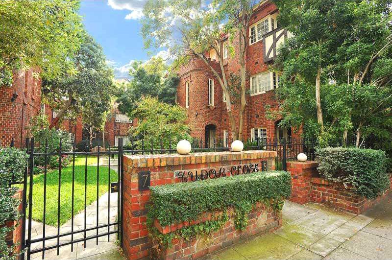 Sensational apartment in iconic Tudor Close in Port Phillip, Melbourne