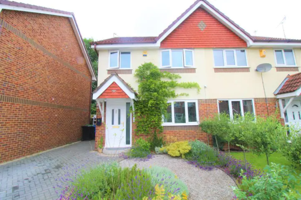 Beautiful houseSouth Manchester with free parking Houses for Rent in