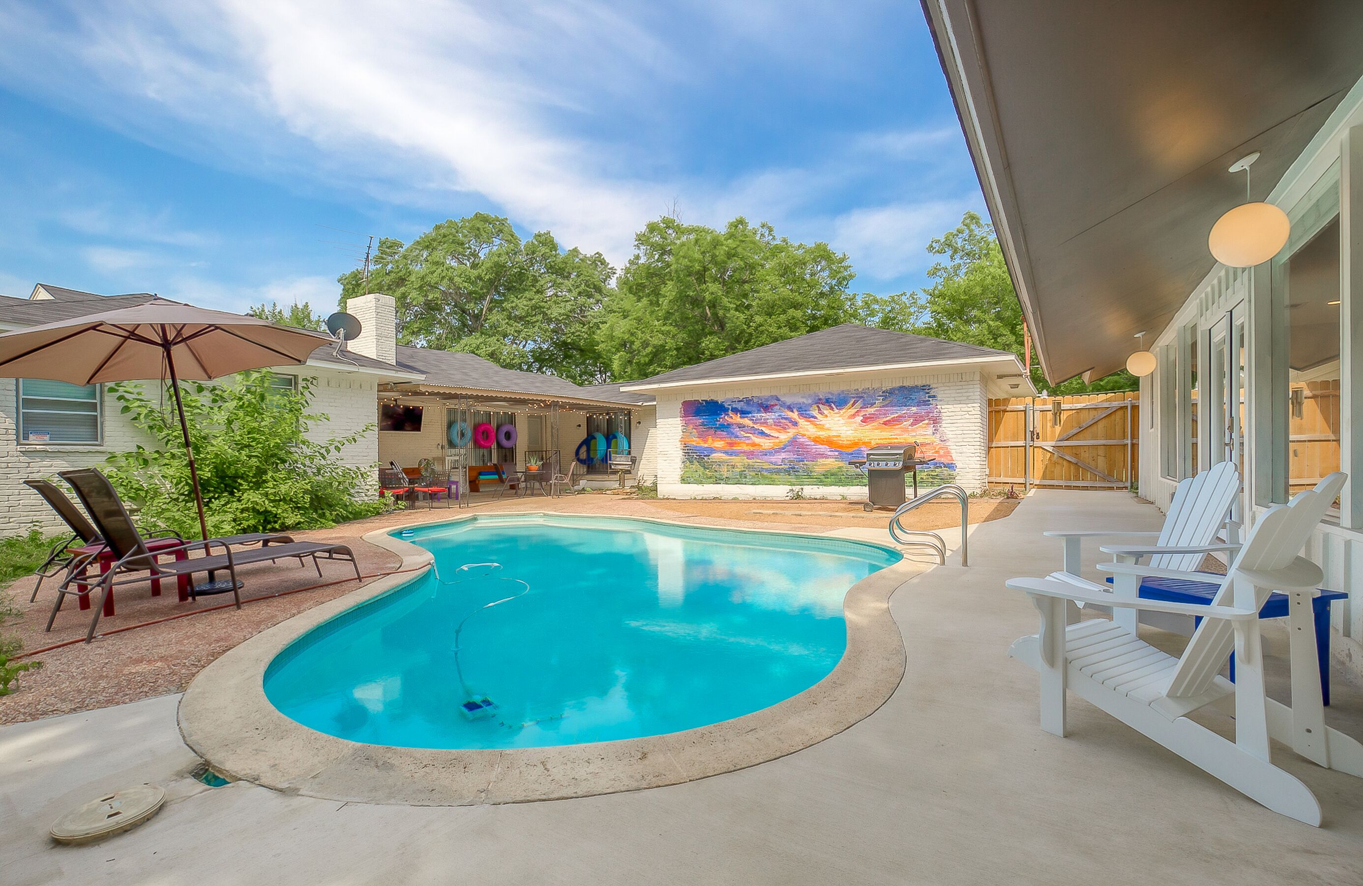 Oak Cliff Pool House in District 3, Dallas