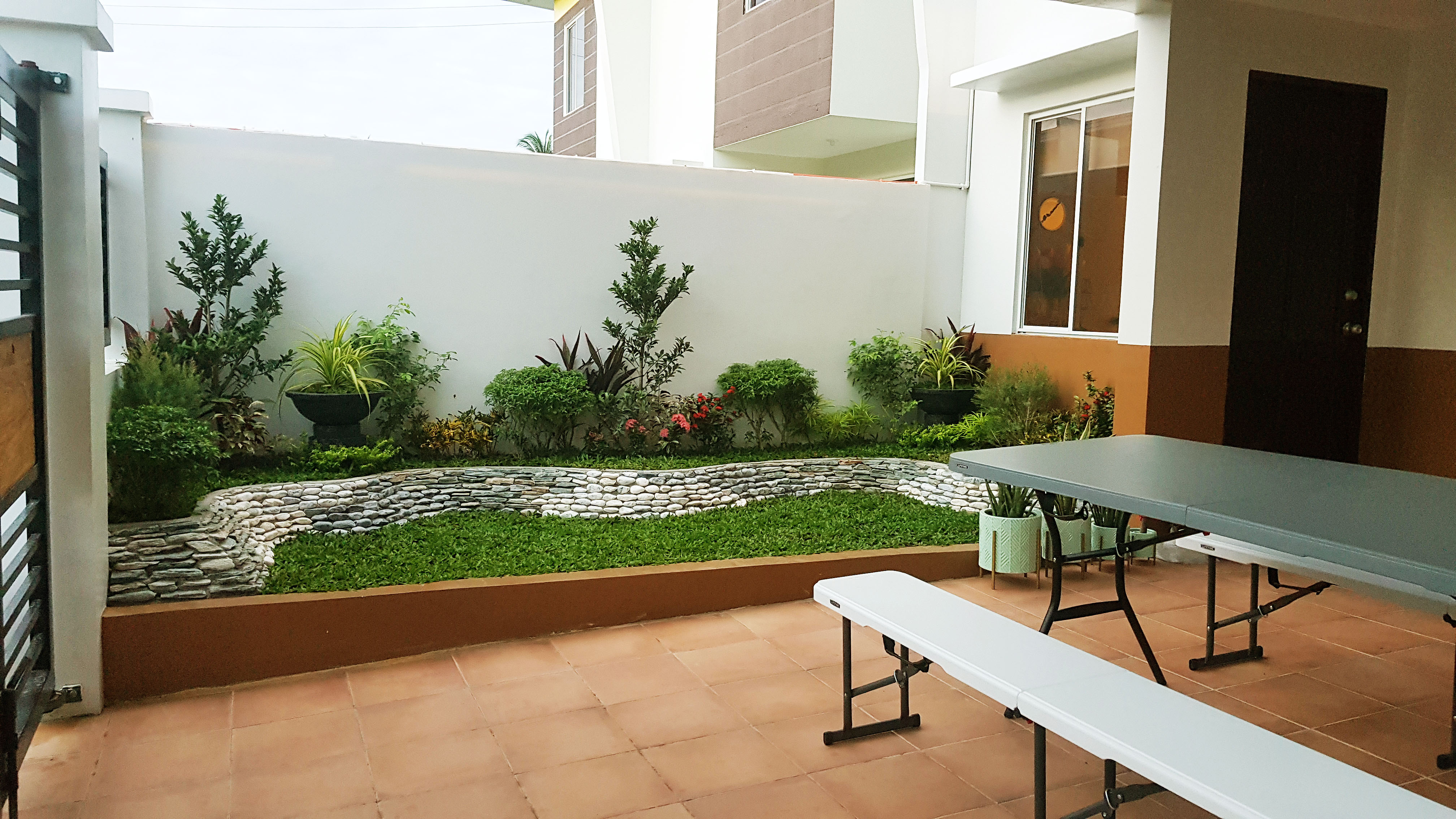 Laiya Sands Townhouses for Rent in San Juan, Batangas, Philippines