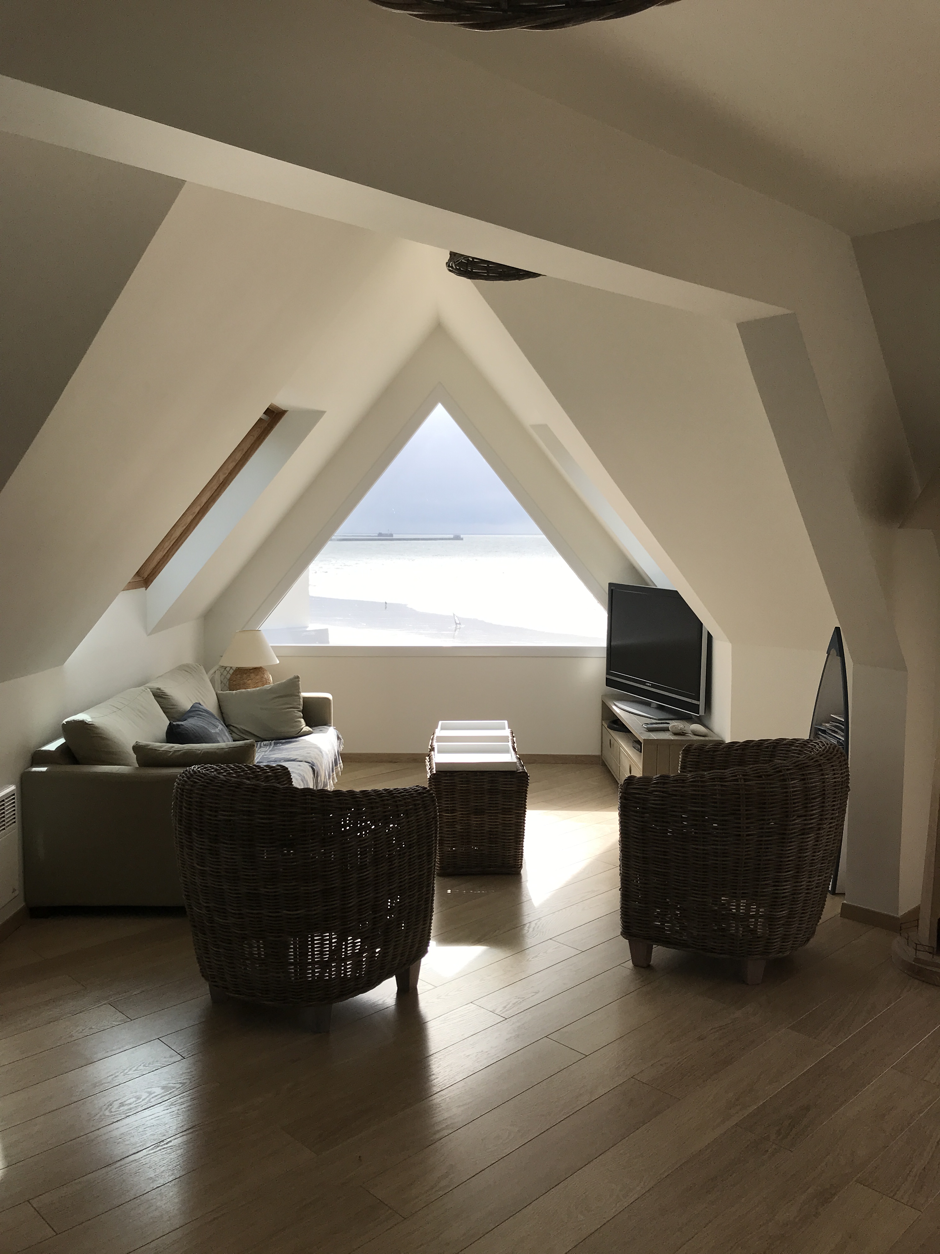 Beautiful apartment with great sea views!