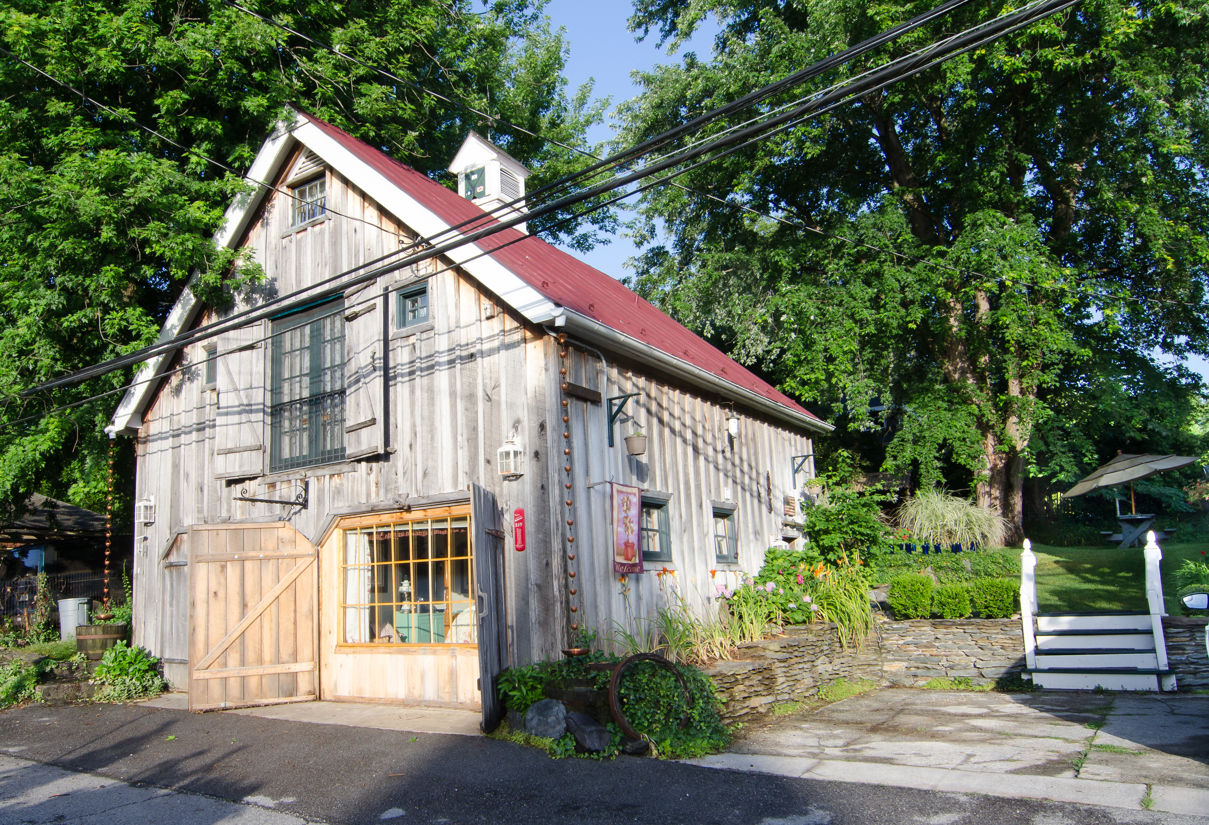 Carriage Suite Location Private Lily Garden BnB