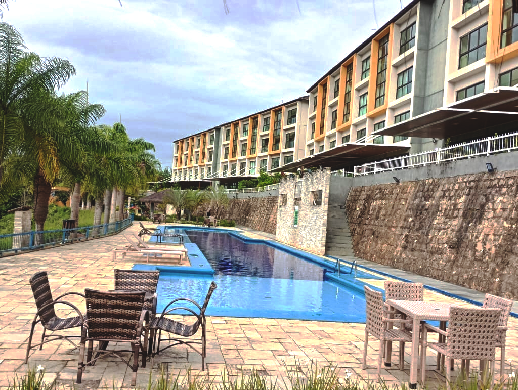 Lugar encantador com piscina /acadenia