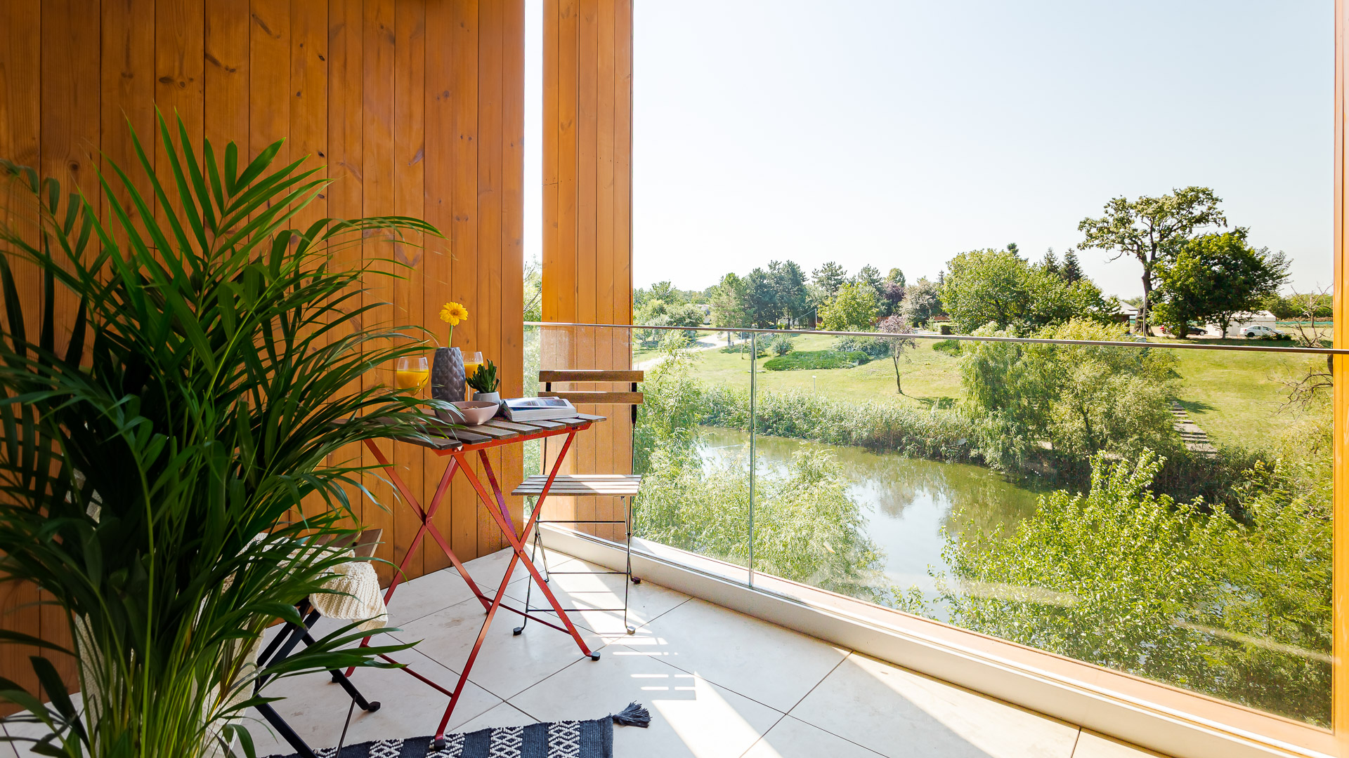 Il Lago Urban Oasis - Cozy & Close to Everything!