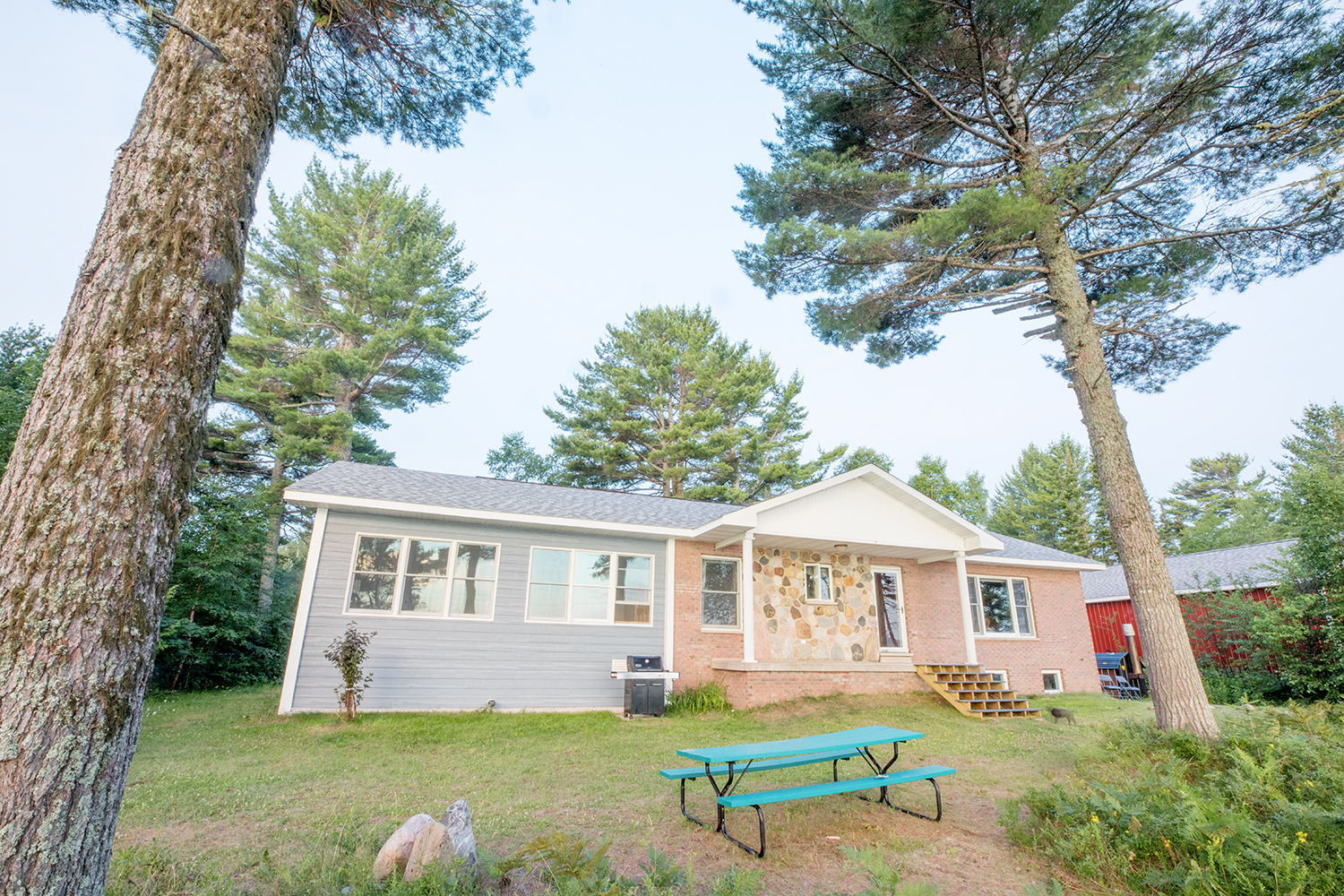 Superior Shores Clean & Bright Home on the Lake Houses for Rent in