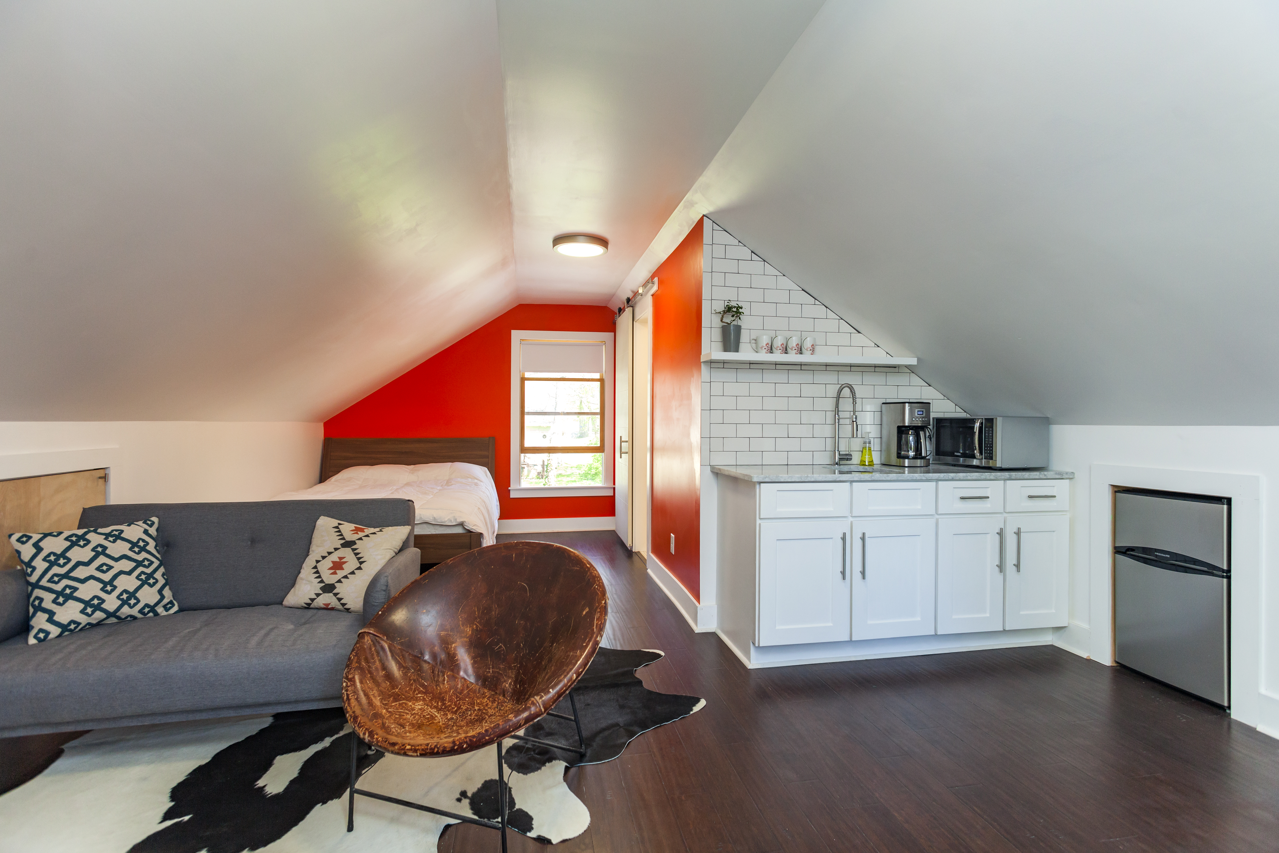 Modern Loft At 5 Points Walkable! in District 6, Nashville