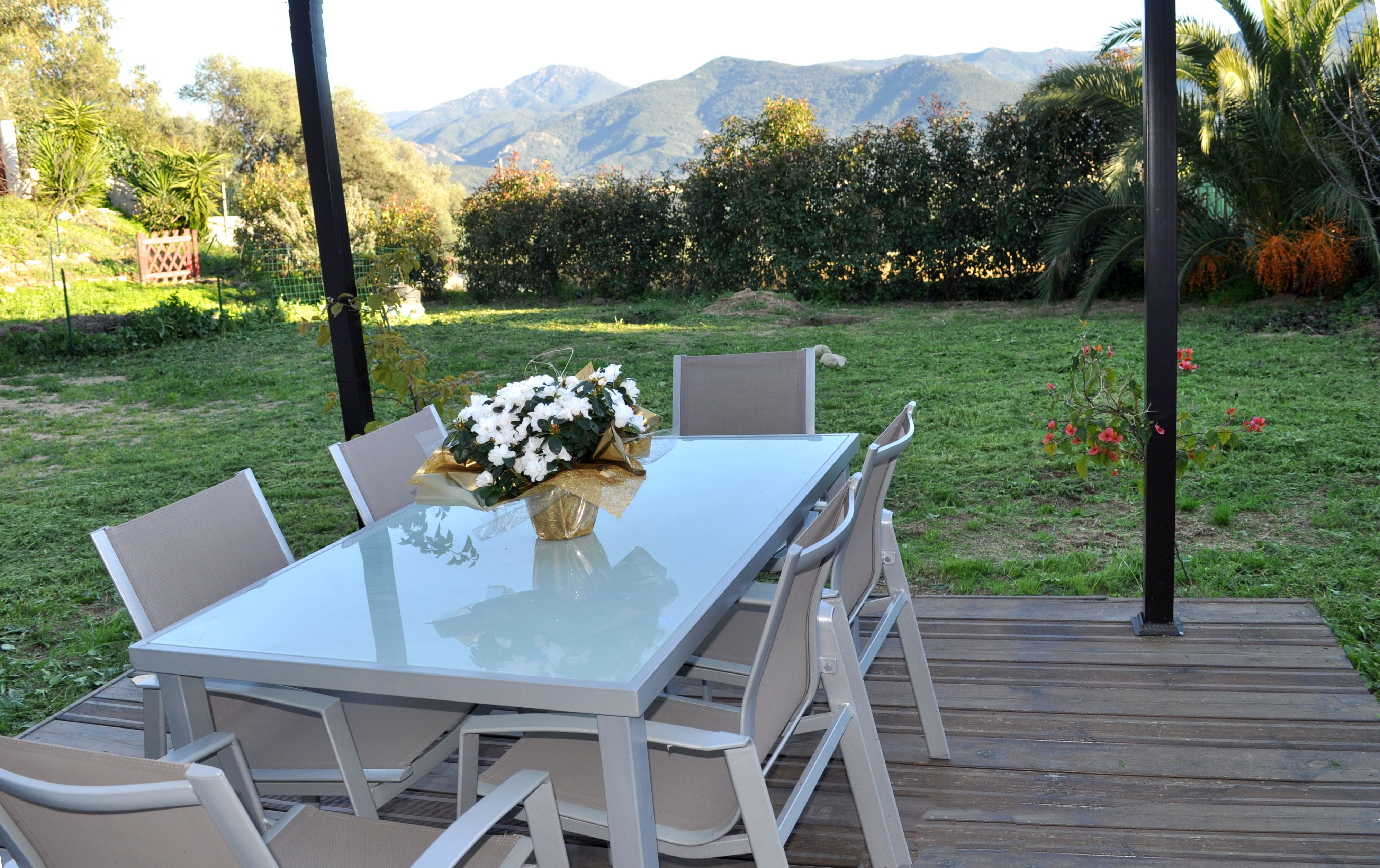New and independent villa floor