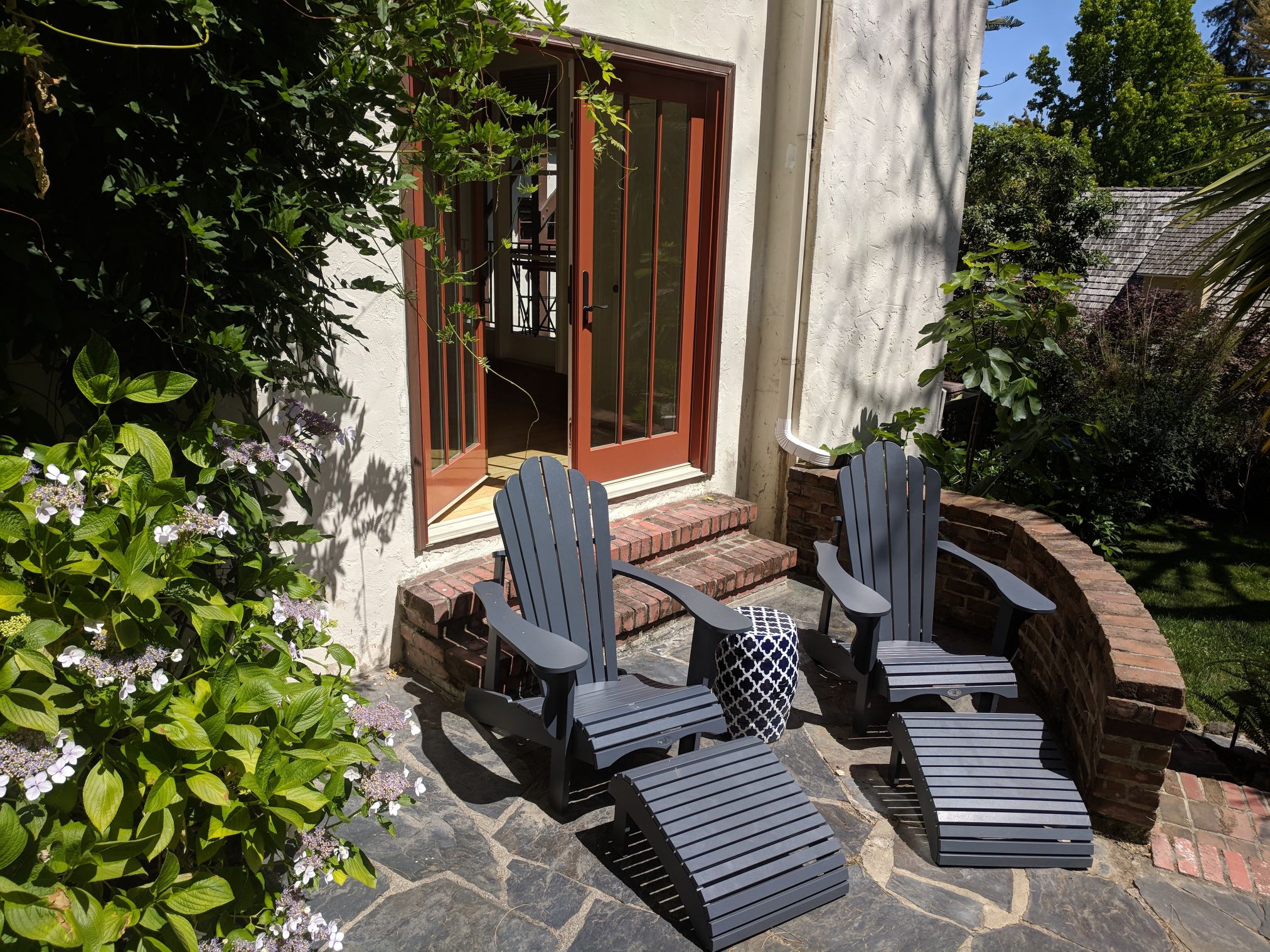 Guest house in beautiful Tudor in Trestle Glen, Oakland