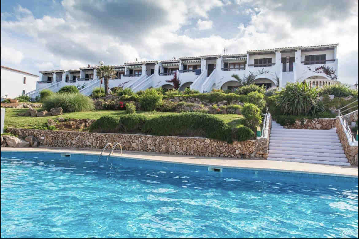 Lovely hideaway with pool and white sand beach