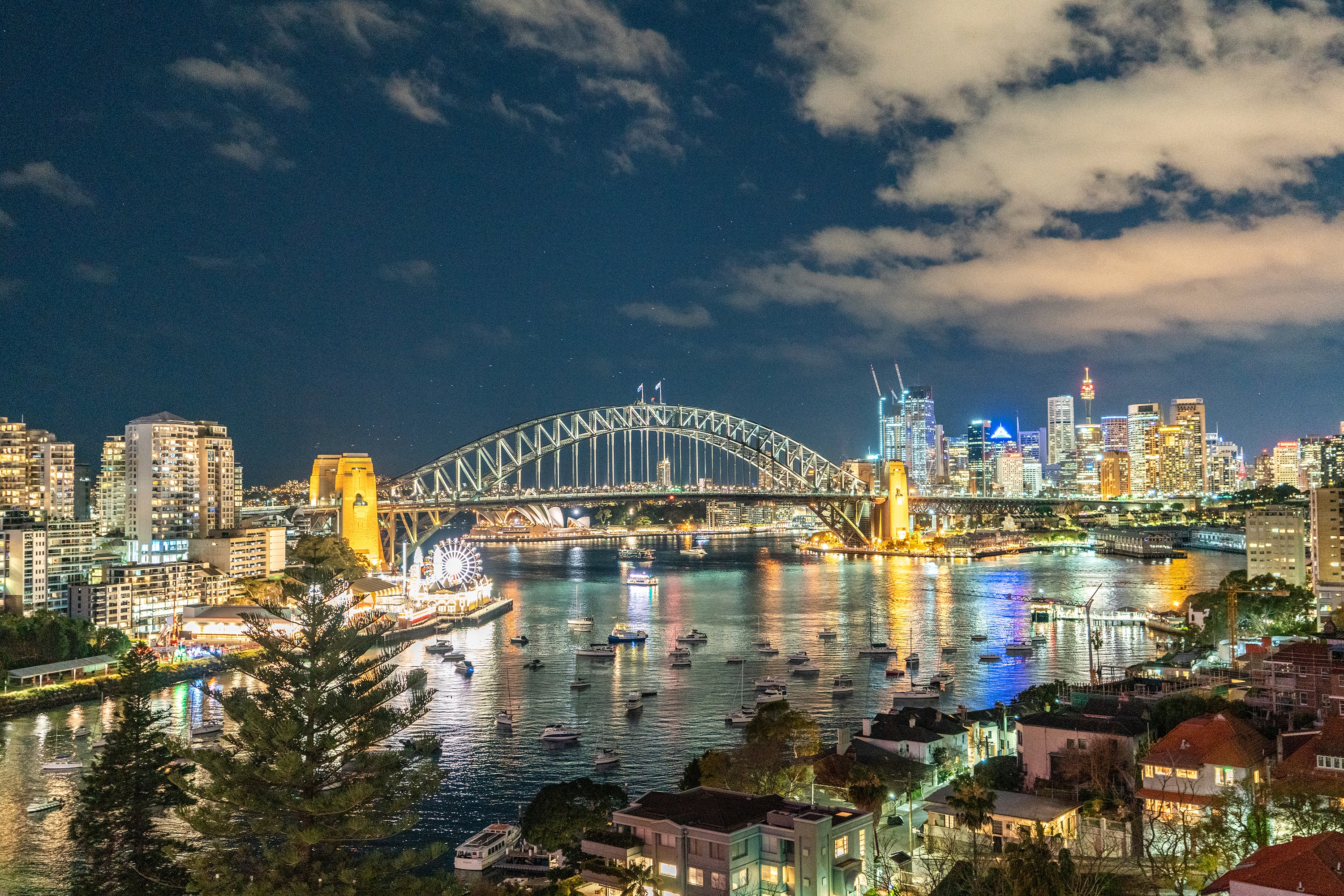 World Class Sydney Harbour Views with Balcony