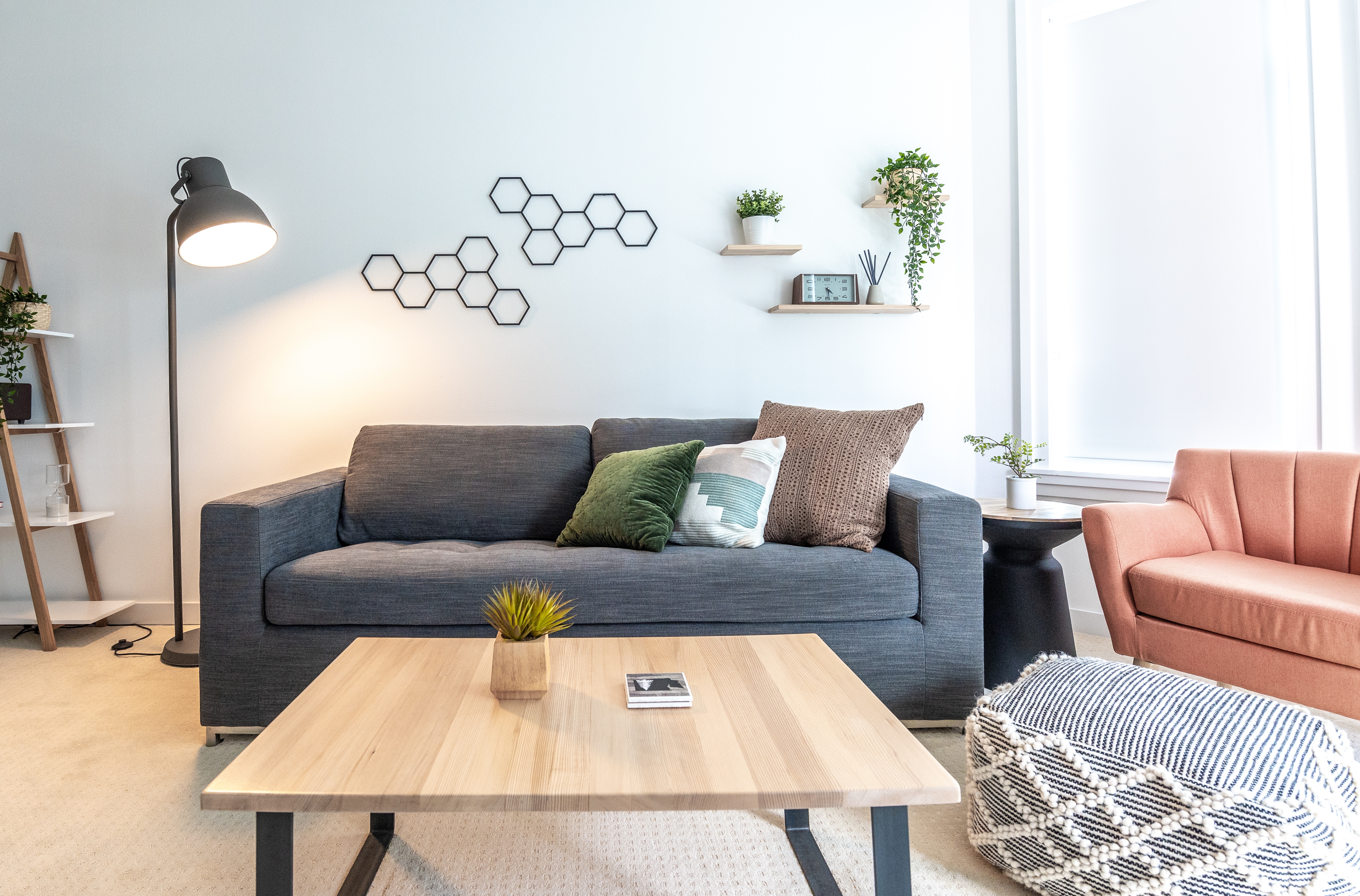 Bright & Green Suite • Walk to Pike Pl • Free Prk