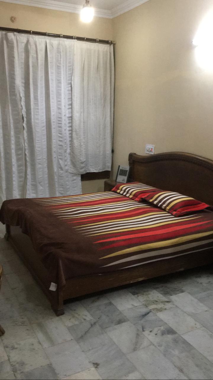 Garden Independent Bedroom with shared Kitchen
