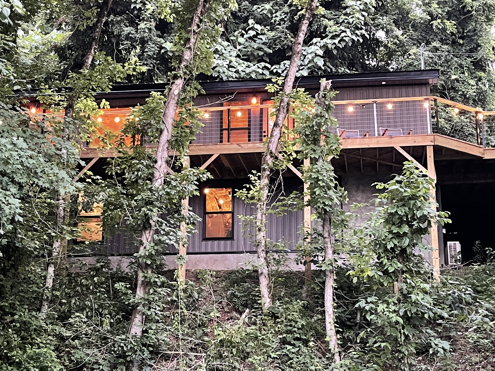 The Little Lake House at Center Hill Lake. Cabins for Rent in Smithville, Tennessee, United States