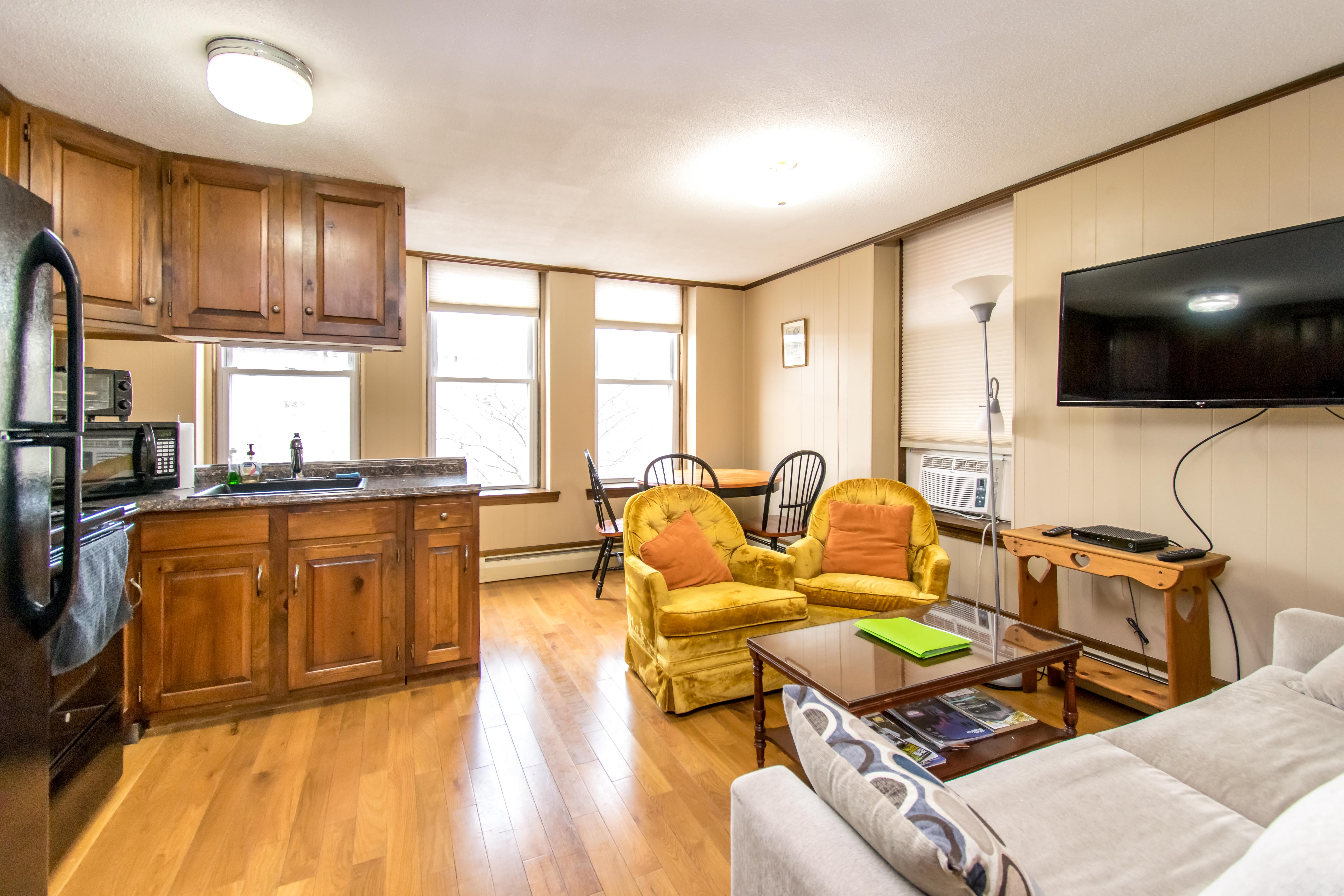 Big, sunny 1893 flat steps from Bridge of Flowers Apartments for Rent