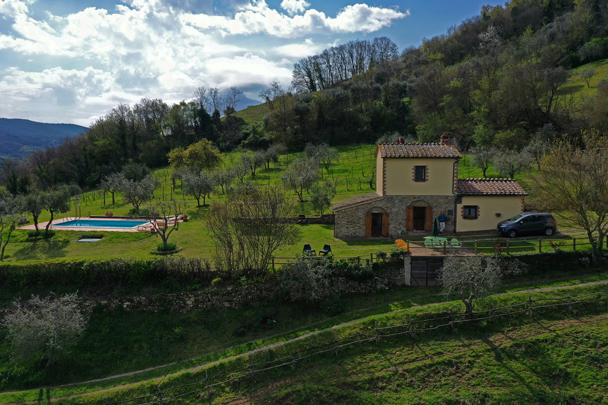 Villa San Regolino with swimming pool for exclusive use