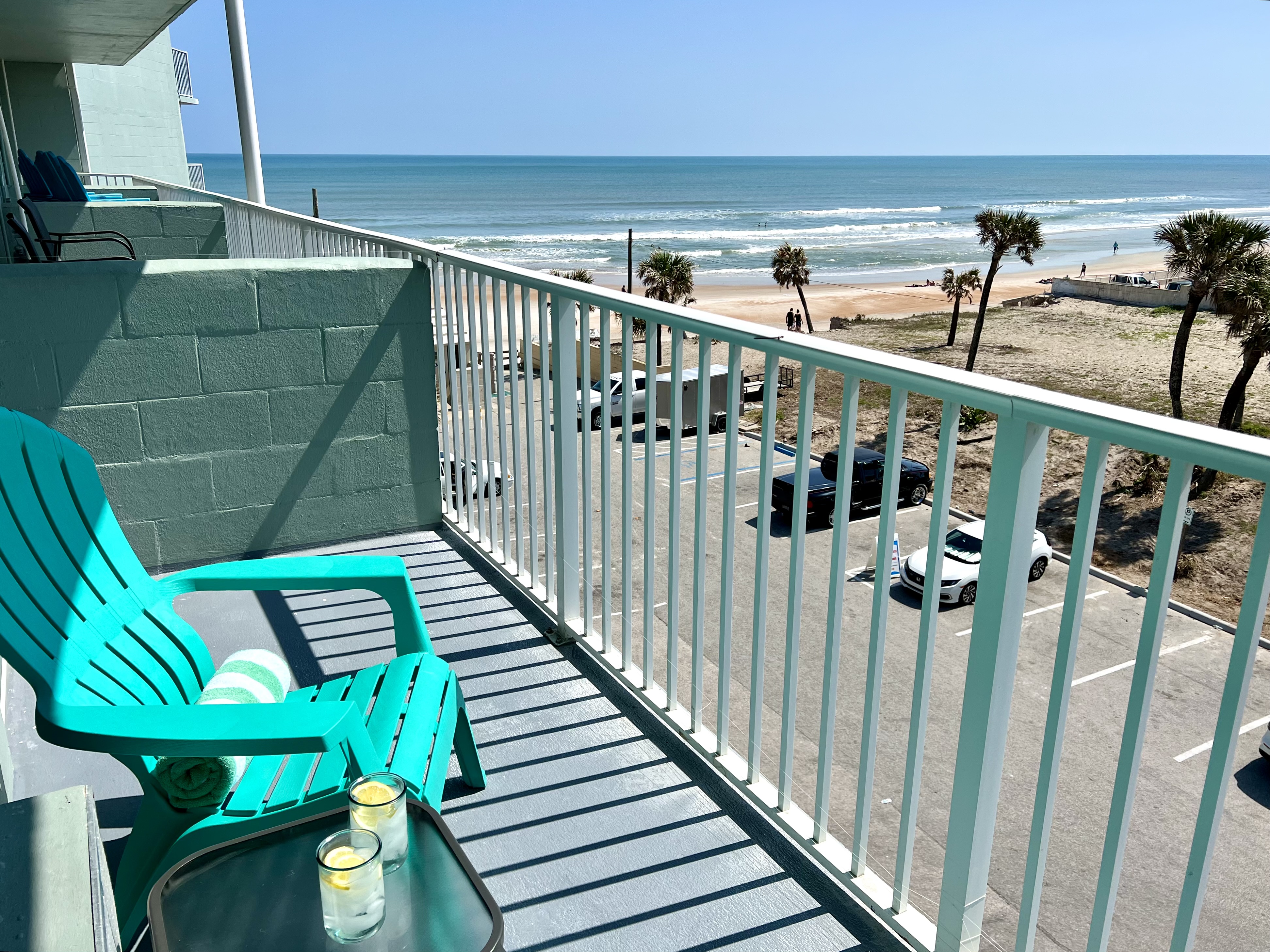 Gorgeous Ocean View Studio with Beach Access