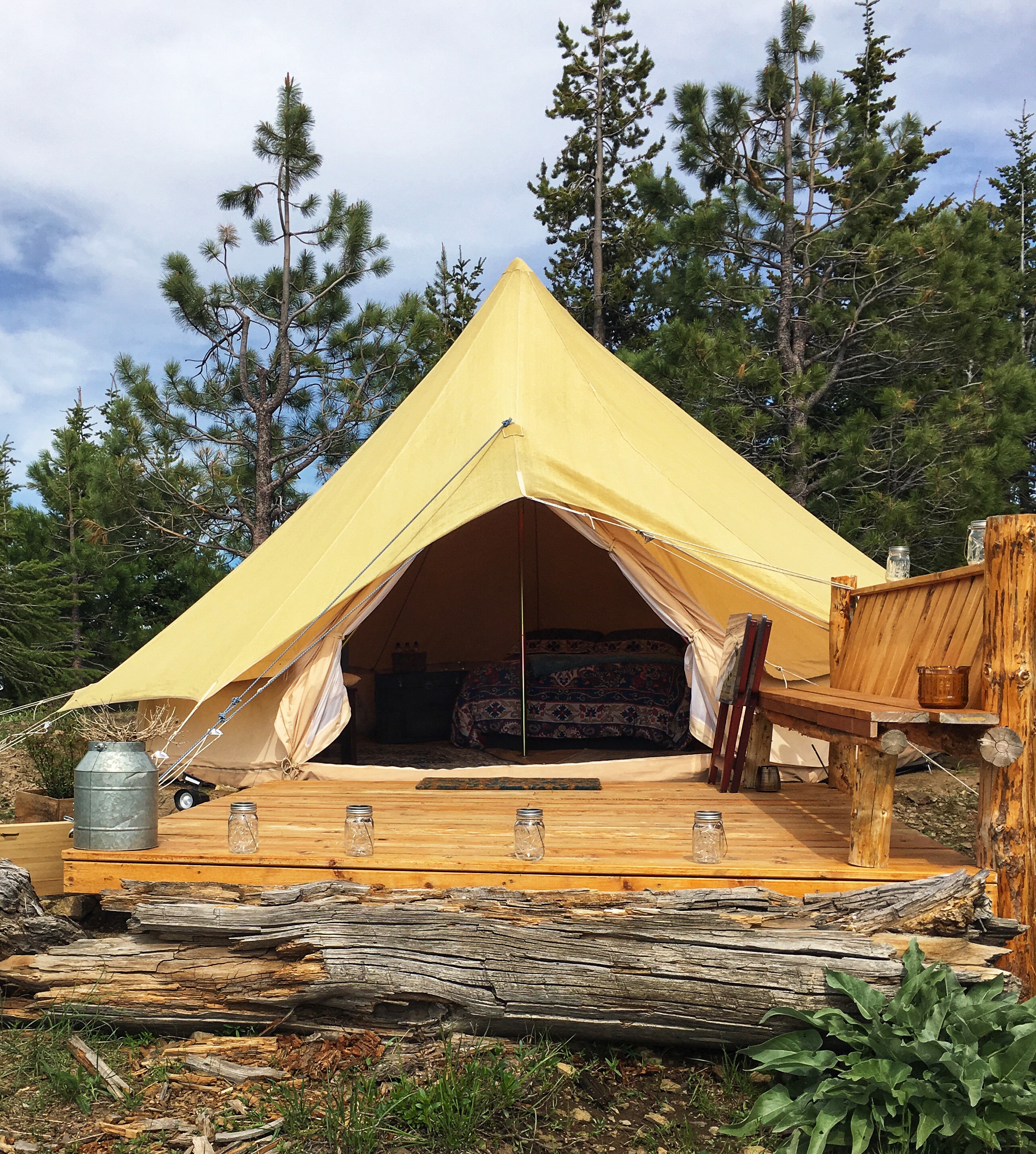 White Aspen Colchuck Enchantments Luxury Tent for Rent in Leavenworth, United States