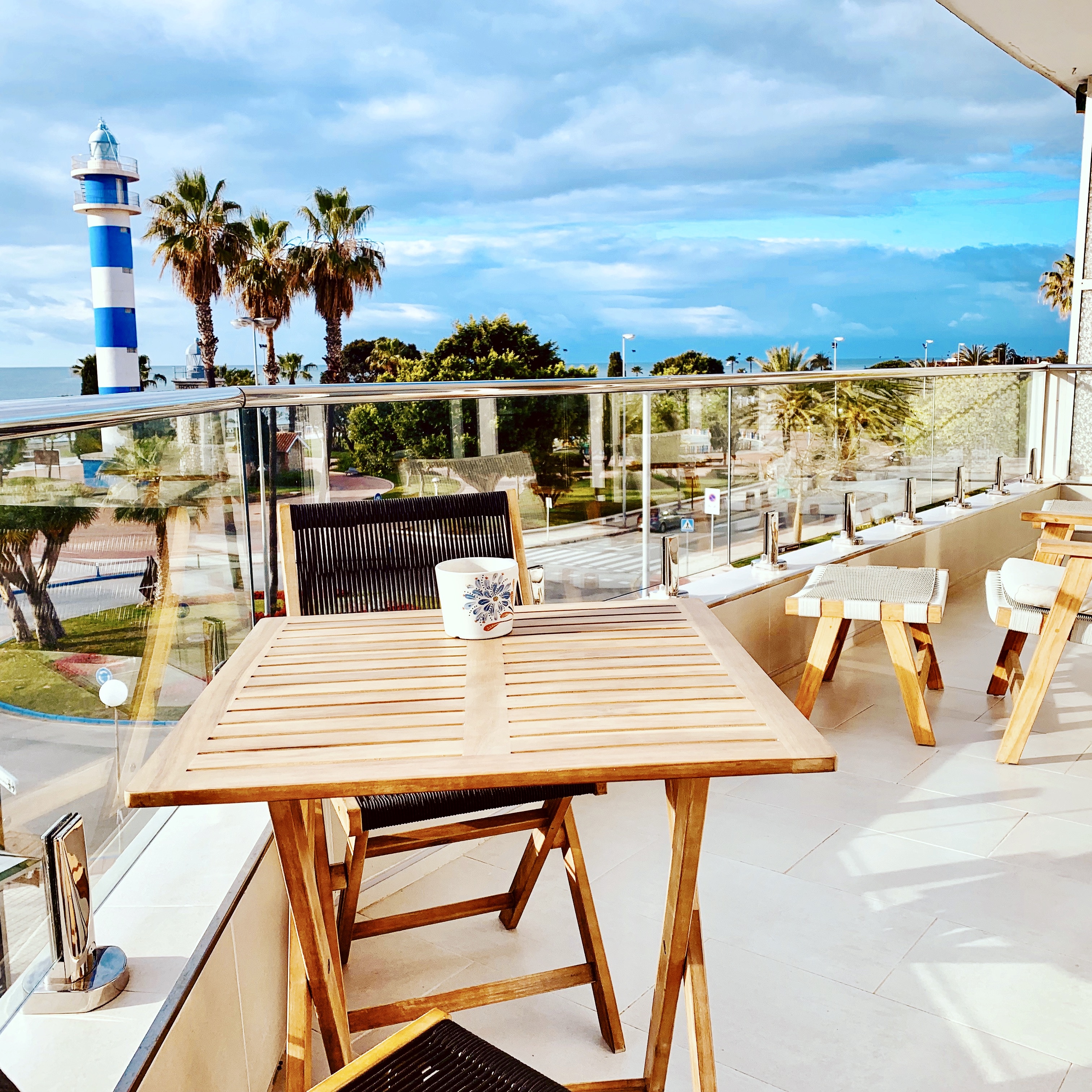 Luxury beachfront apartment with outstanding sea views