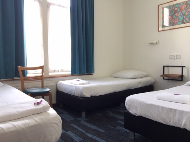Private Triple Room, Euphemia Hotel , city centre — Amsterdam stay