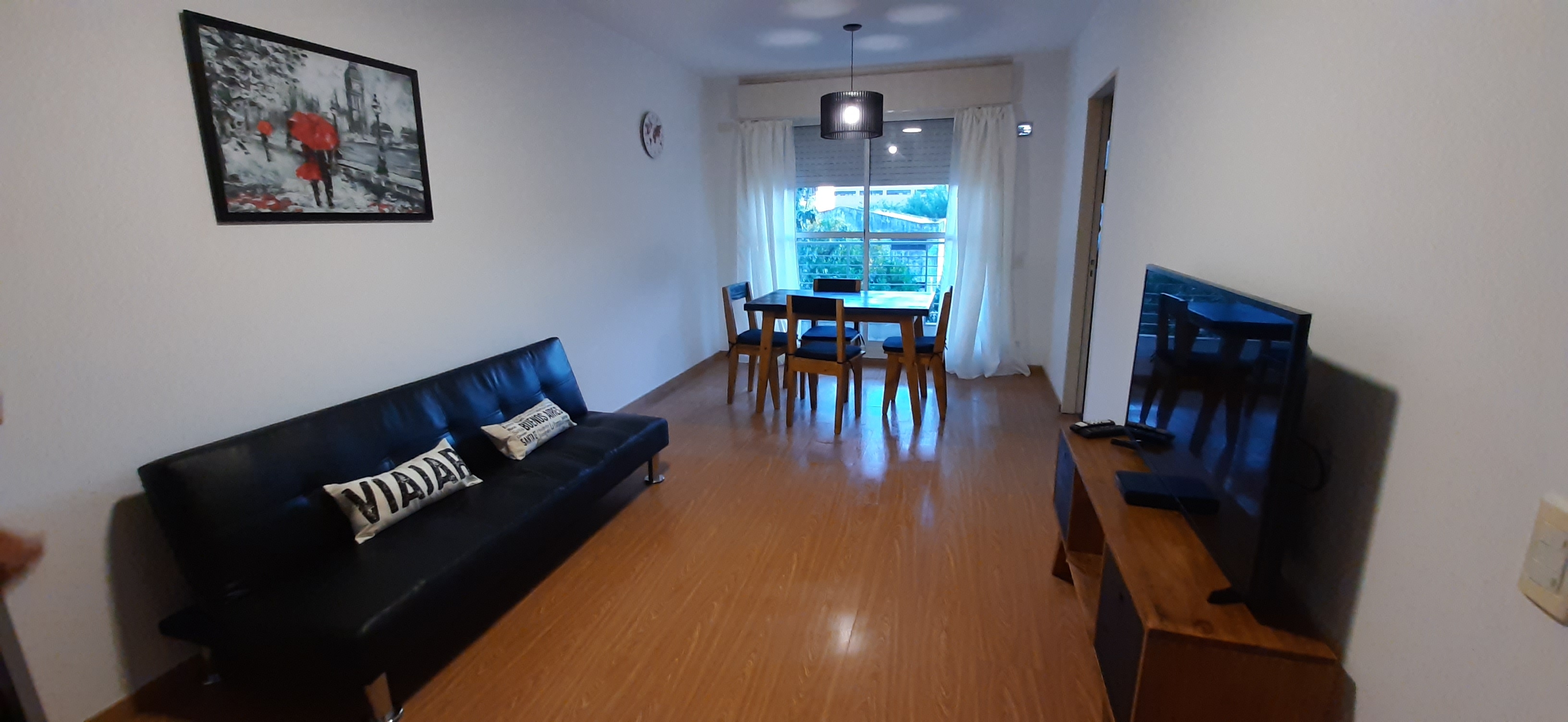 Spacious bright apartment in a quiet area