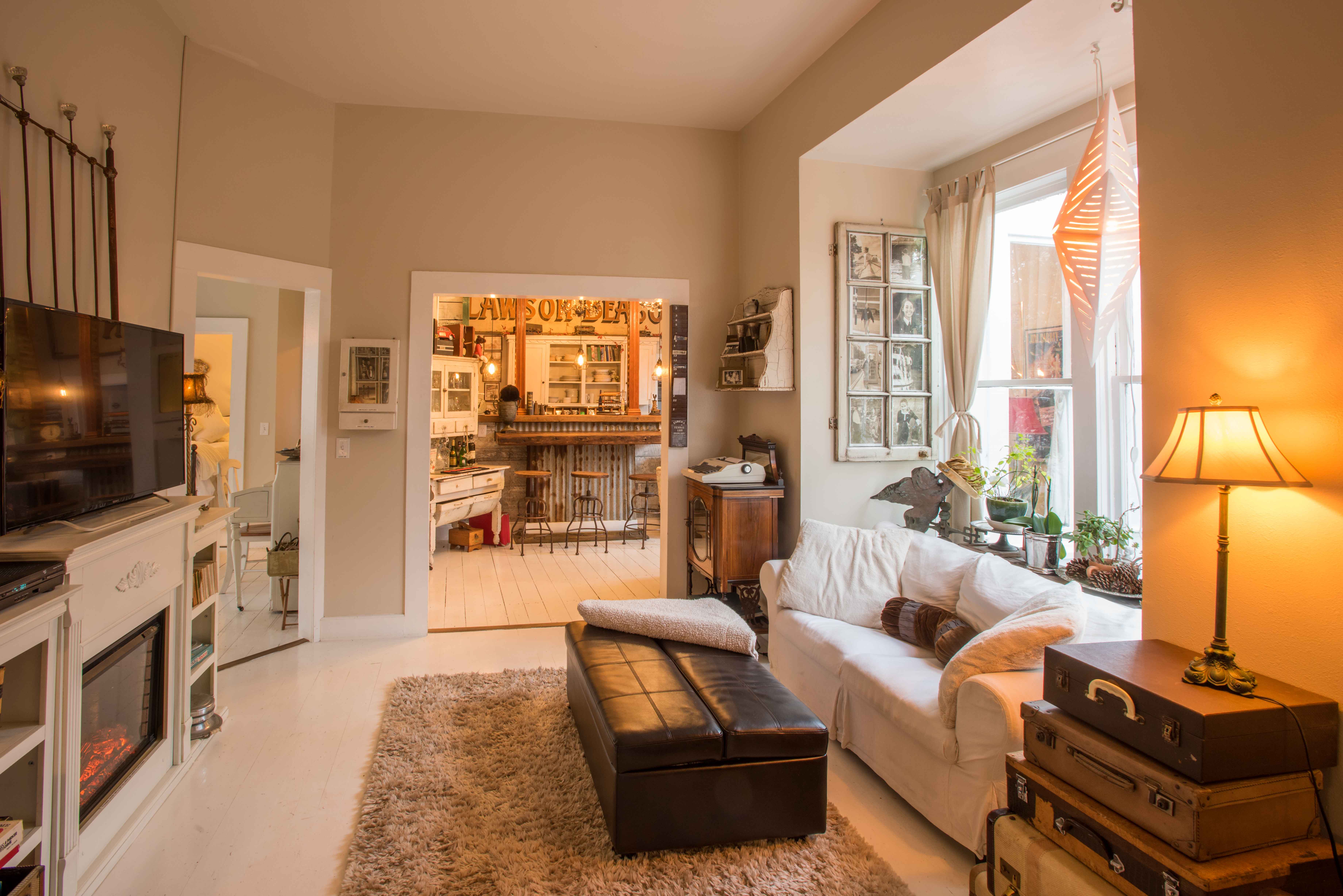 Ferndale Victorian ferndaleairbnb; tax included! Houses for Rent in