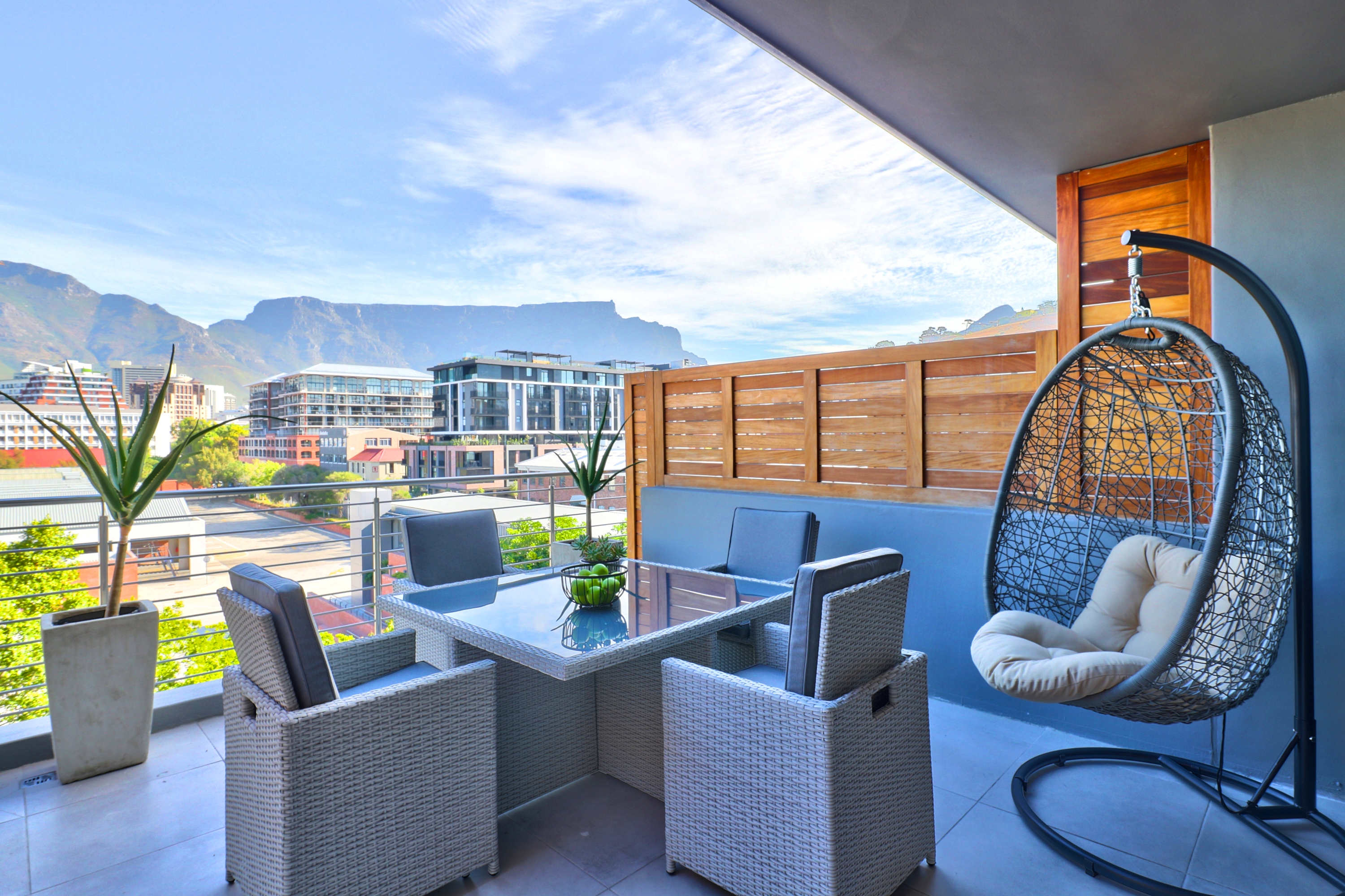 Glorious Table Mountain Vistas with Rooftop Pool