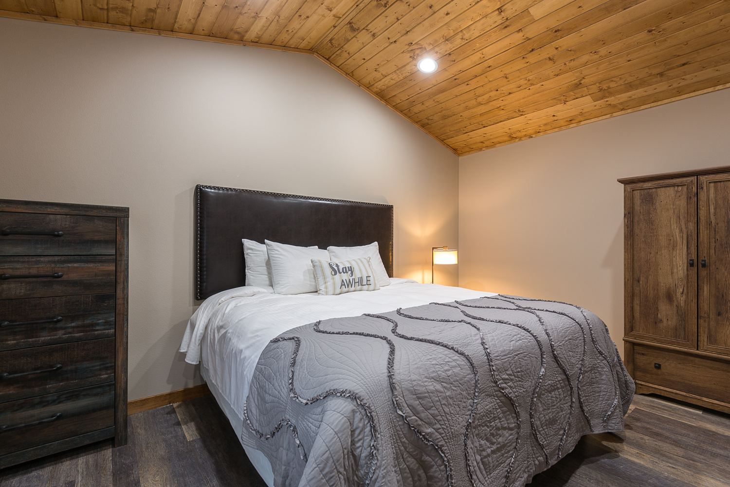 Road Trip Inn ADA Woodland Inns Cabins for Rent in Forks